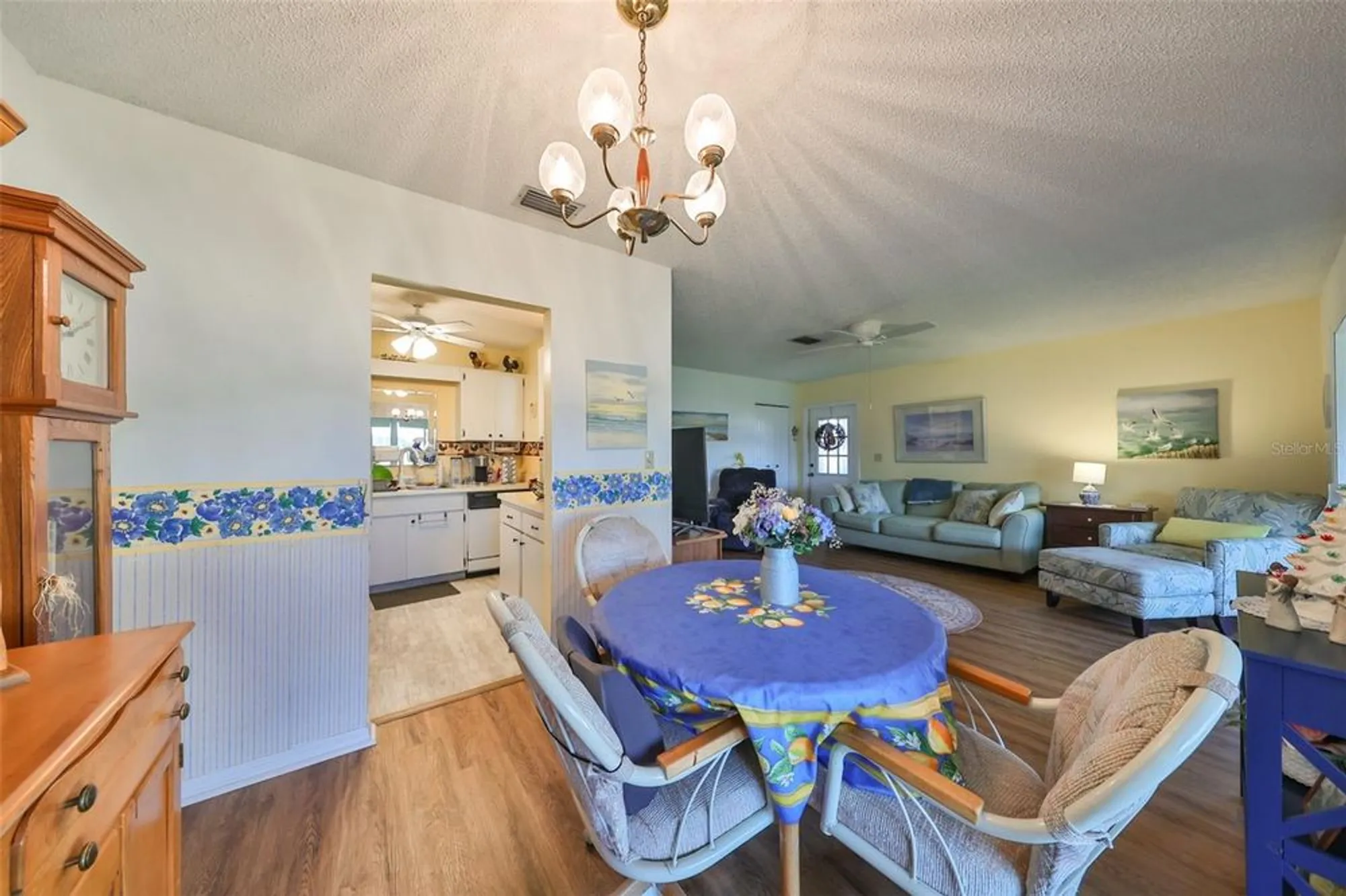 Property Slideshow image 11 of 50 | 1901 canterbury ln 19, Sun City Center, FL, 33573