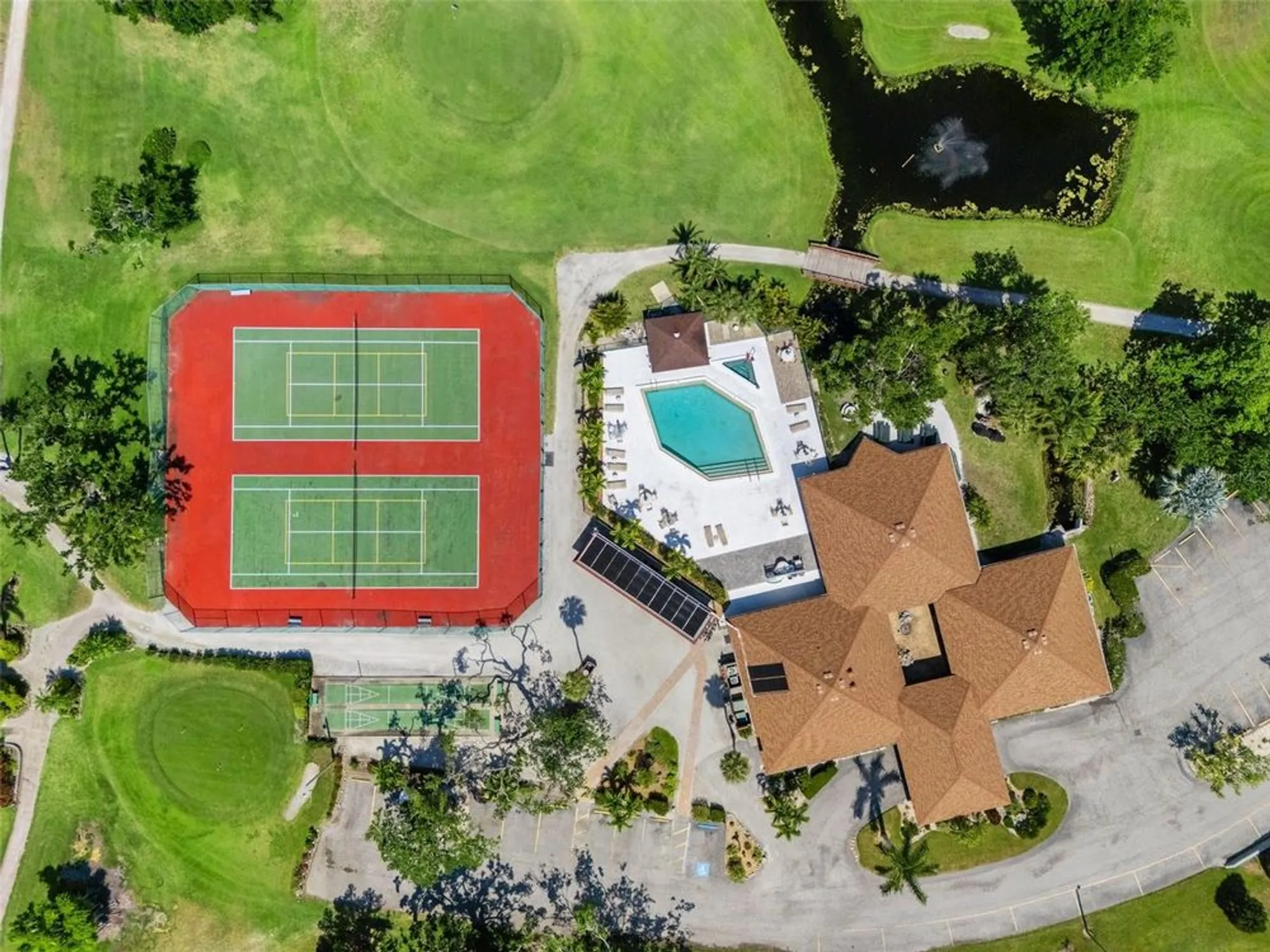 Property Slideshow image 36 of 50 | 6061 fairway ln 1411, Bradenton, FL, 34210