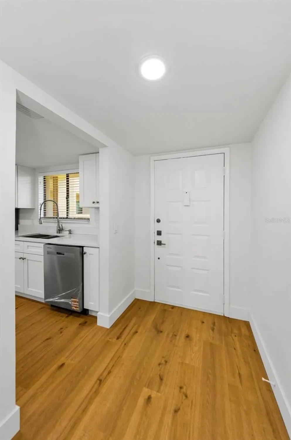 Property Slideshow image 5 of 47 | 3062 eastland blvd unit 308, Clearwater, FL, 33761