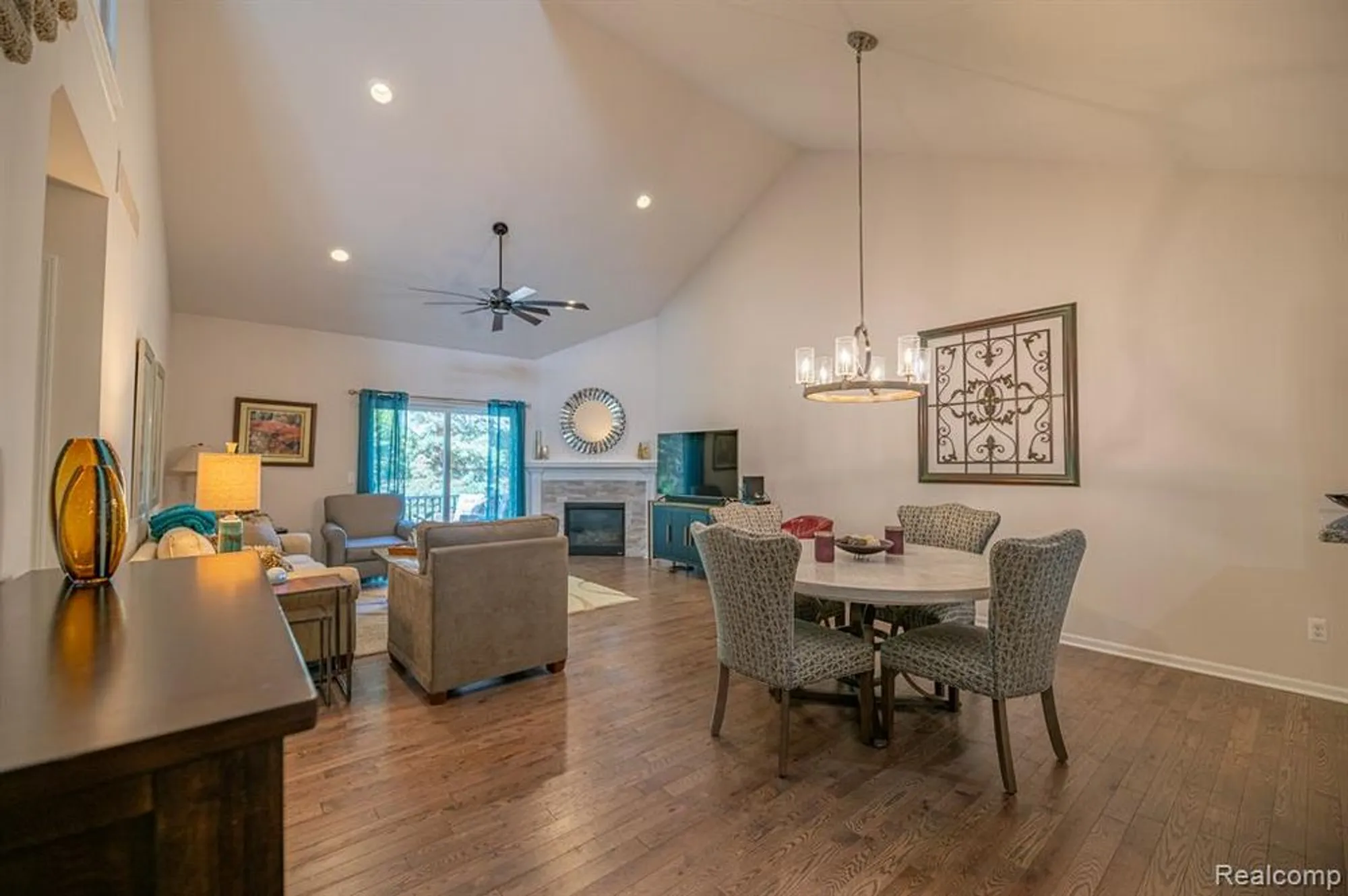 Property Slideshow image 15 of 33 | 3057 bridgewater rd, Auburn Hills, MI, 48326