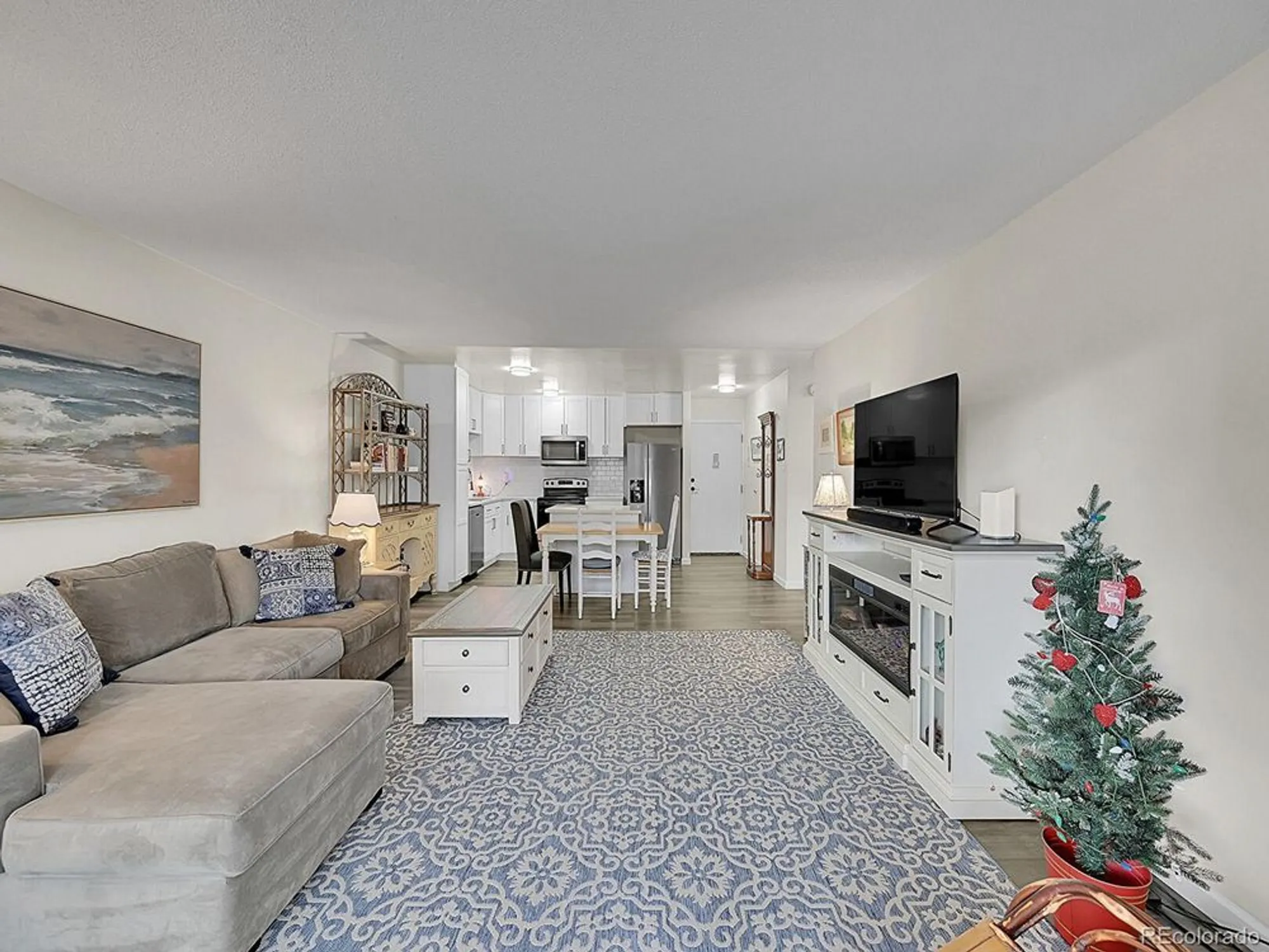 Property Slideshow image 9 of 47 | 645 s alton way 4c, Denver, CO, 80247