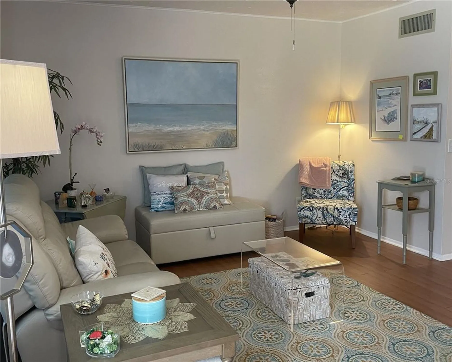 Property Slideshow image 5 of 23 | 2330 ecuadorian way apt 10, Clearwater, FL, 33763