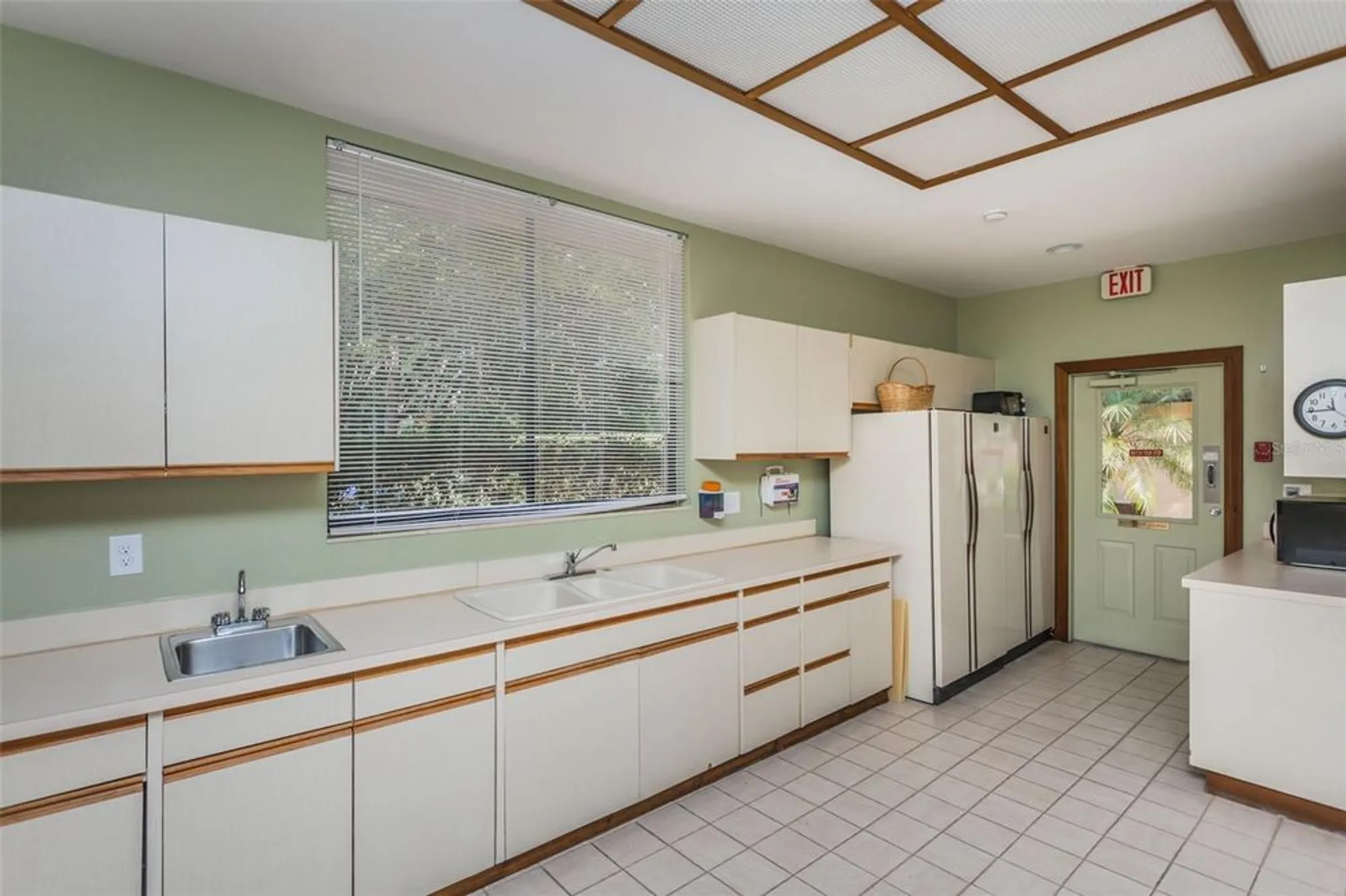 Property Slideshow image 47 of 57 | 3062 eastland blvd unit 402, Clearwater, FL, 33761