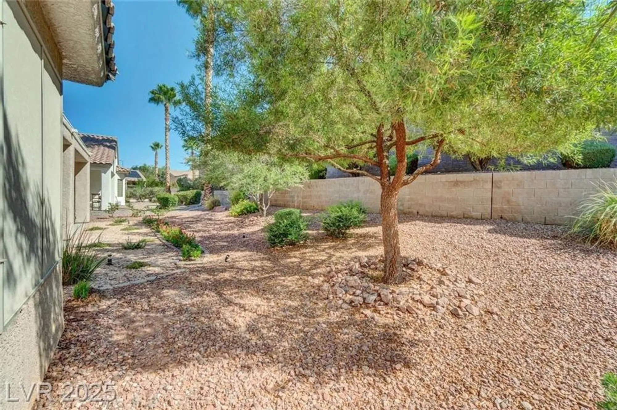 Property Slideshow image 29 of 37 | 1668 sebring hills dr, Henderson, NV, 89052