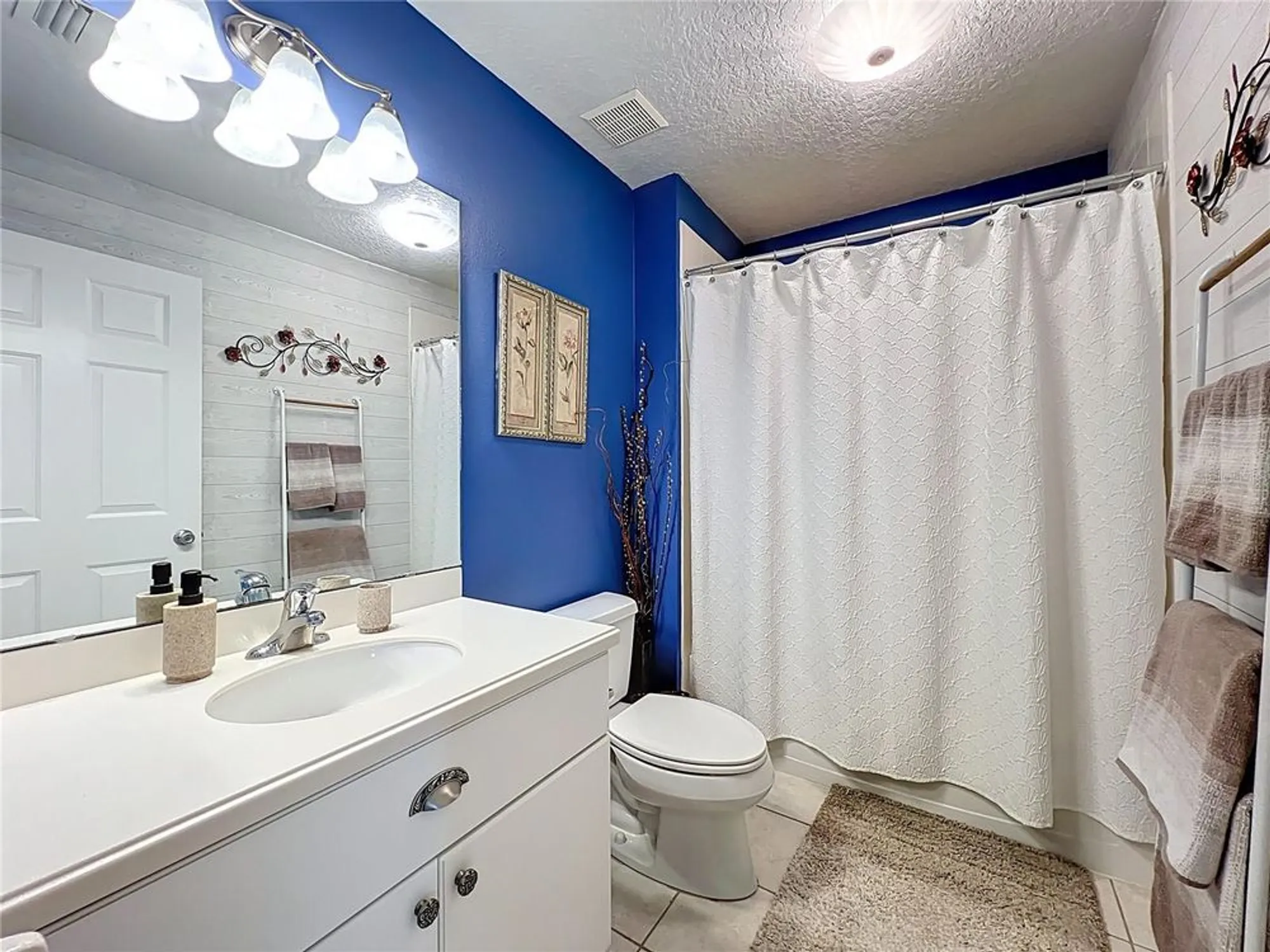 Property Slideshow image 26 of 59 | 5643 bounty cir, Tavares, FL, 32778