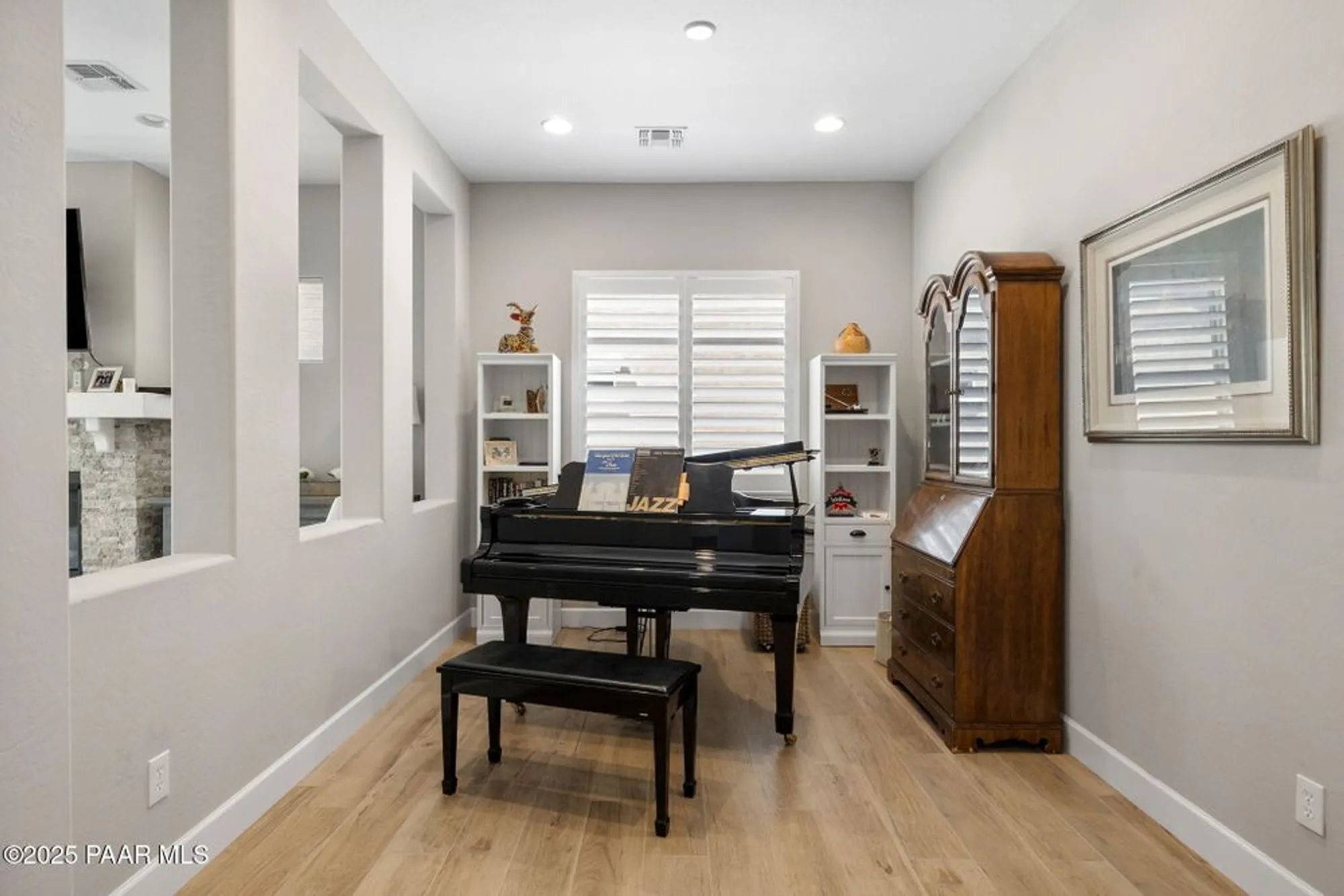 Property Slideshow image 4 of 33 | 829 royal tulips st, Prescott, AZ, 86301