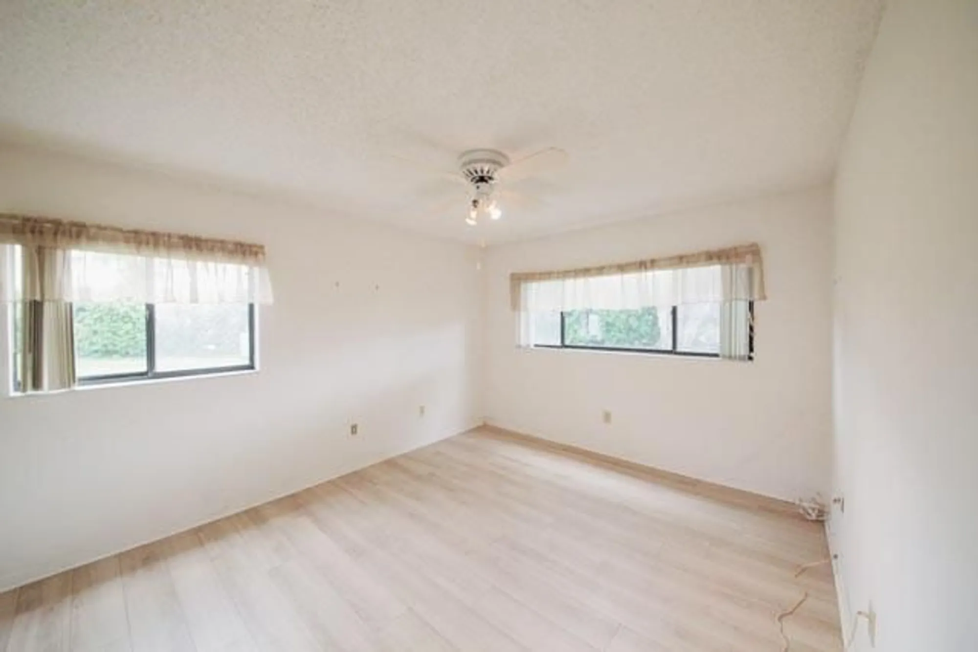 Property Slideshow image 9 of 14 | 10753 w clairmont cir 106, Tamarac, FL, 33321