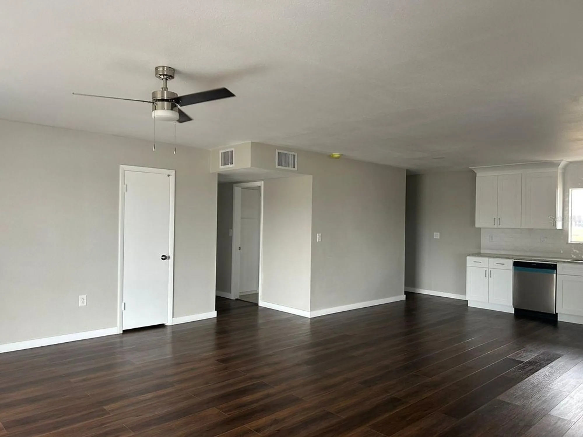 Property Slideshow image 4 of 10 | 702 desert hills way, Sun City Center, FL, 33573