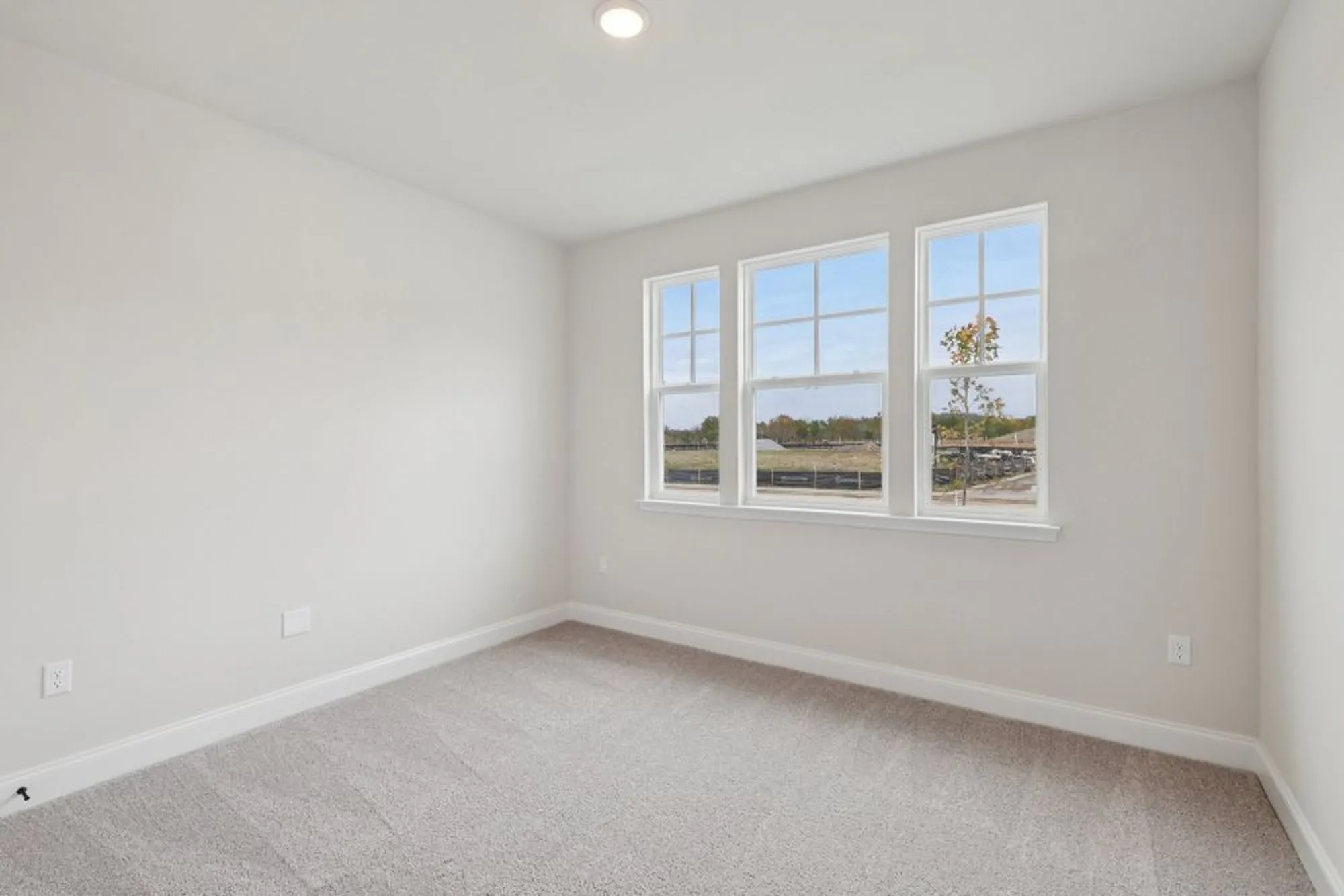 Property Slideshow image 28 of 51 | 320 stonehaus cir, Antioch, TN, 37013