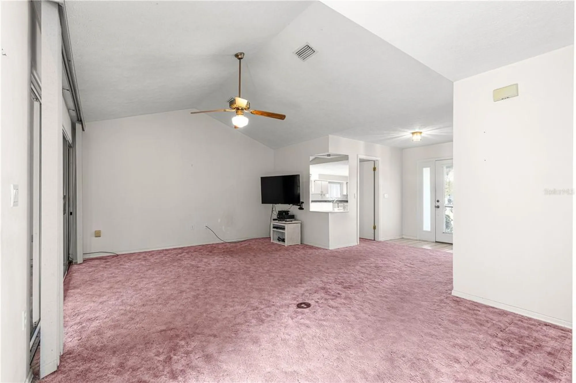 Property Slideshow image 11 of 33 | 11246 se 175th ln, Summerfield, FL, 34491