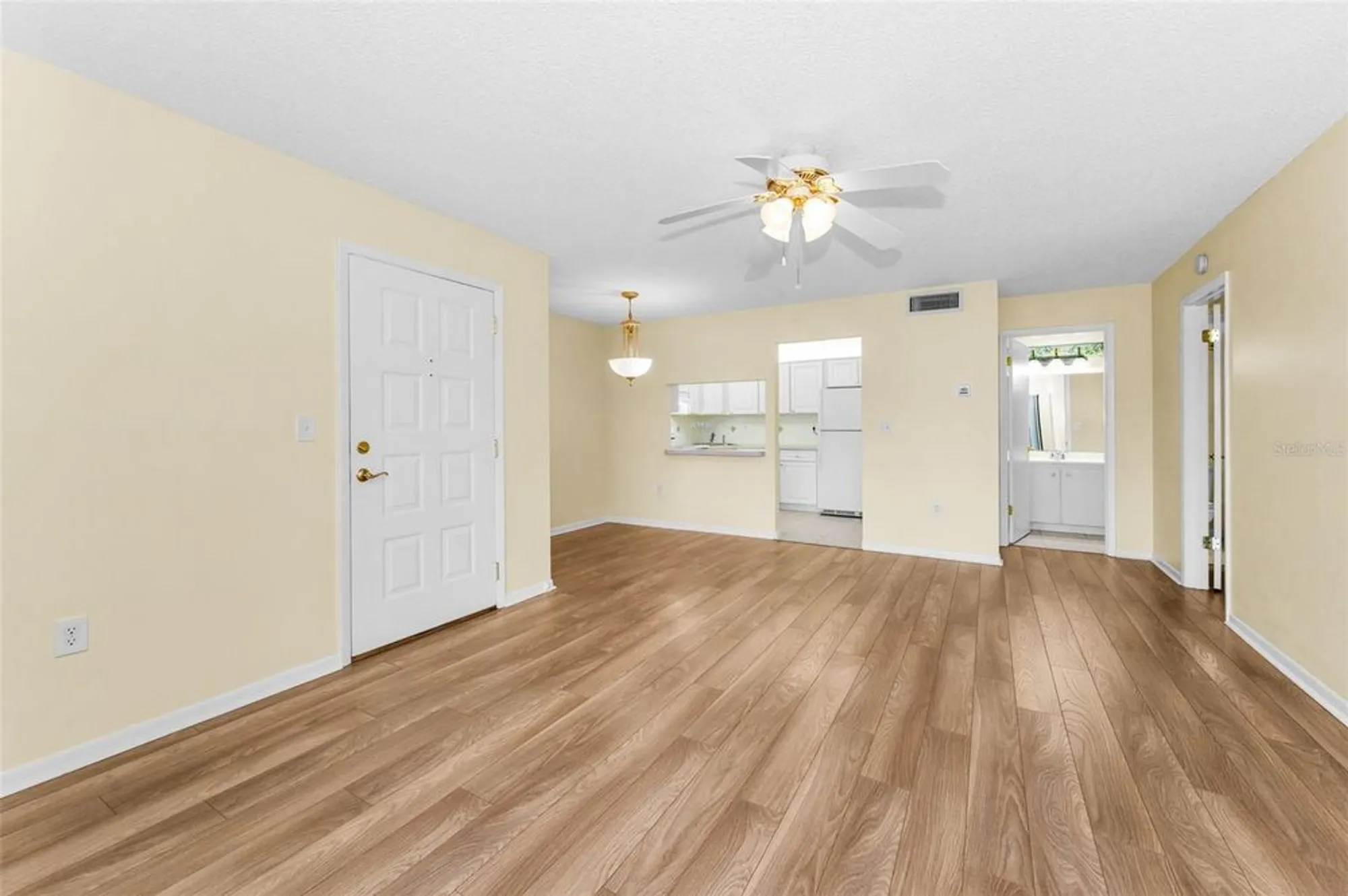 Property Slideshow image 17 of 62 | 2687 pine ridge way f2, Palm Harbor, FL, 34684