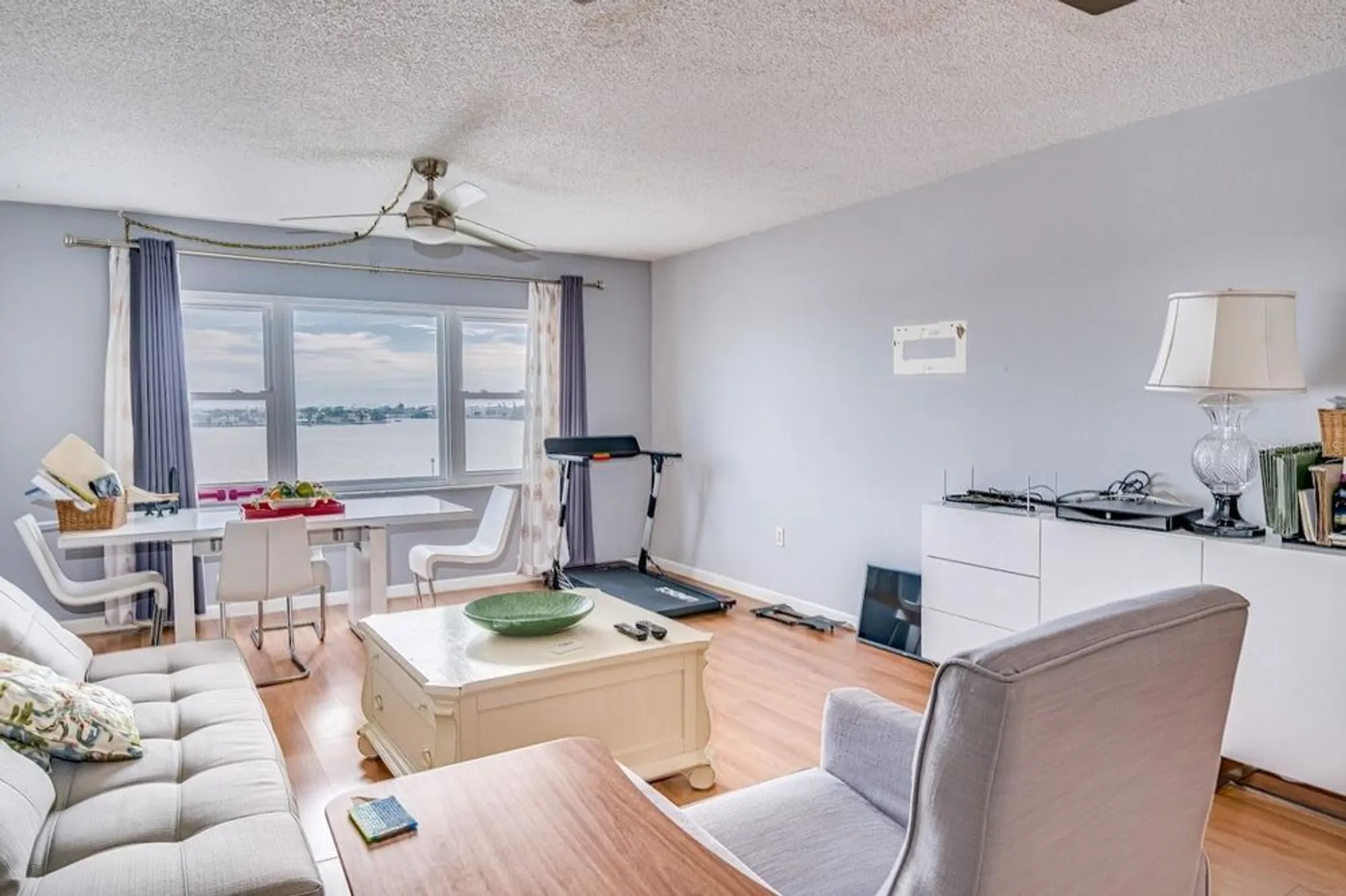 Property Slideshow image 4 of 23 | 4750 cove cir apt 706, Saint Petersburg, FL, 33708