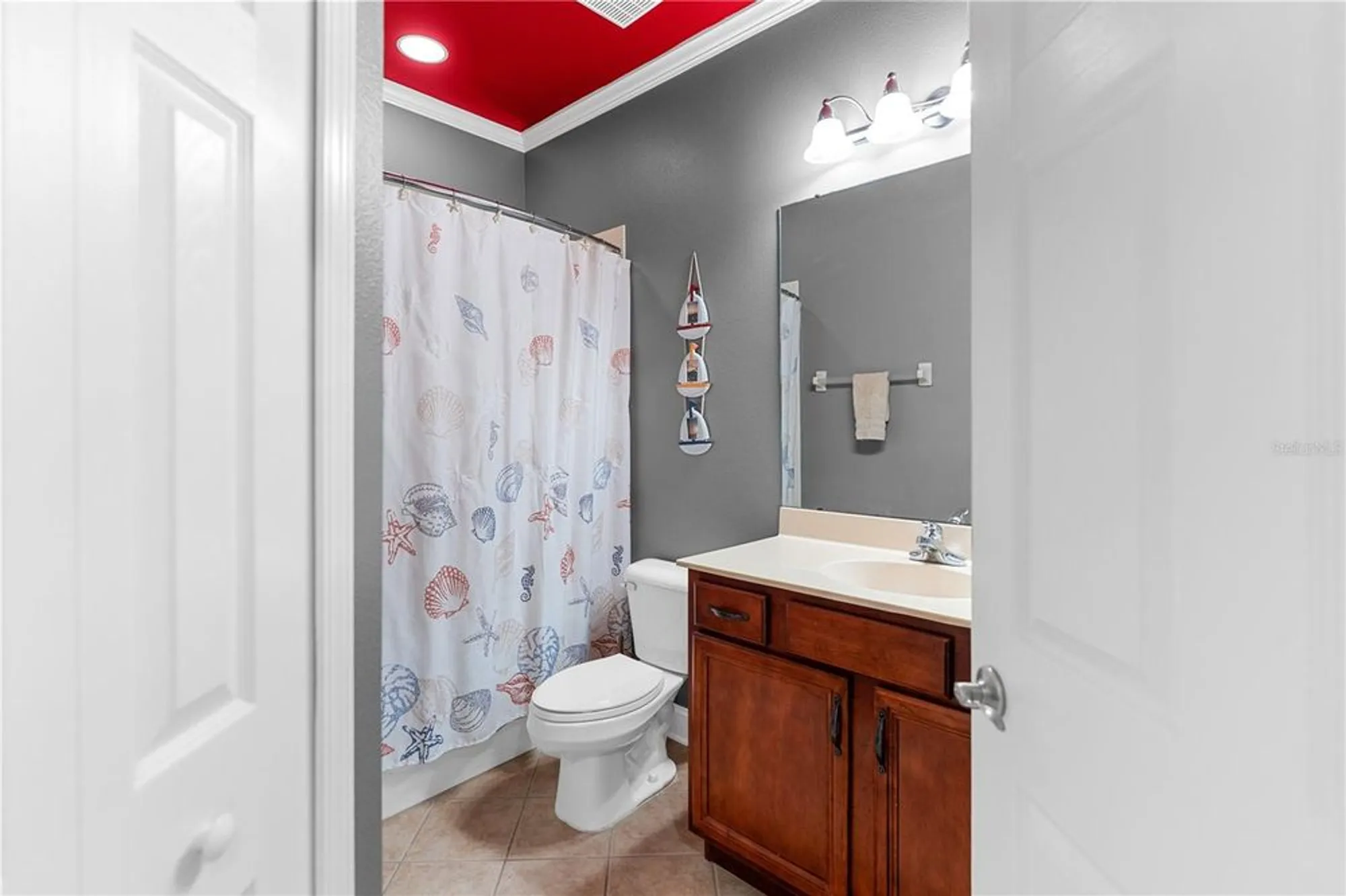 Property Slideshow image 51 of 97 | 5210 golden isles dr, Apollo Beach, FL, 33572