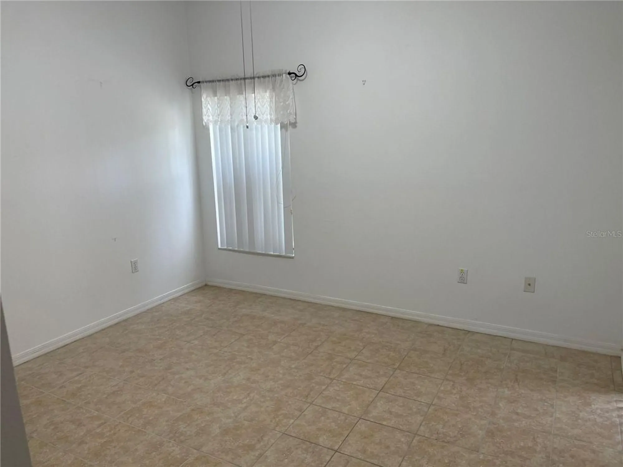 Property Slideshow image 33 of 52 | 572 sienna dr, Poinciana, FL, 34759