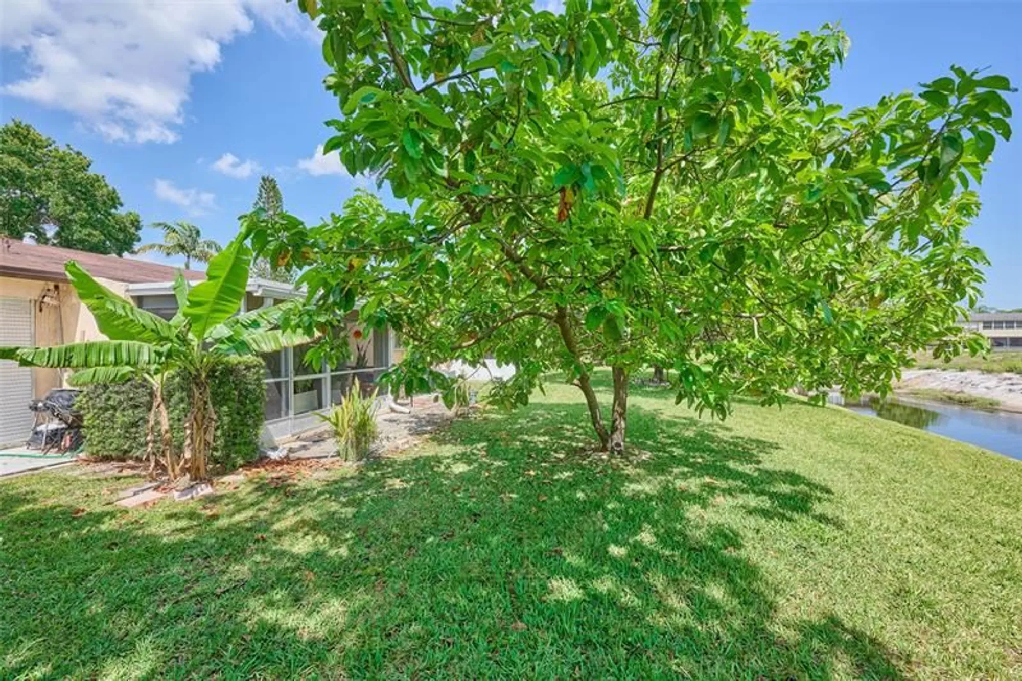 Property Slideshow image 7 of 26 | 7708 margate blvd, Margate, FL, 33063