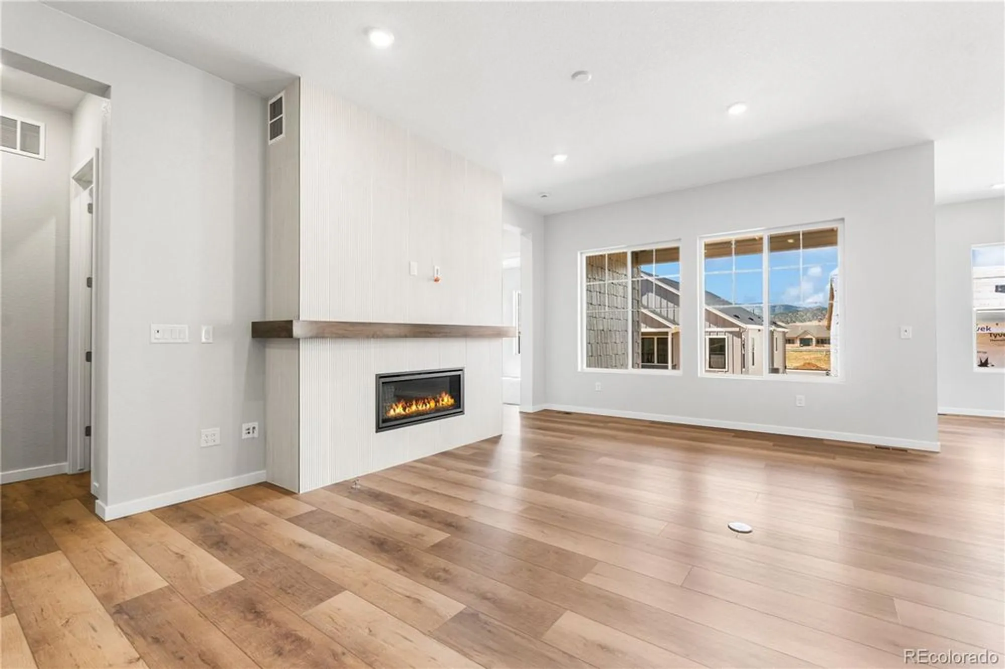 Property Slideshow image 14 of 33 | 11104 amber light cir, Littleton, CO, 80125