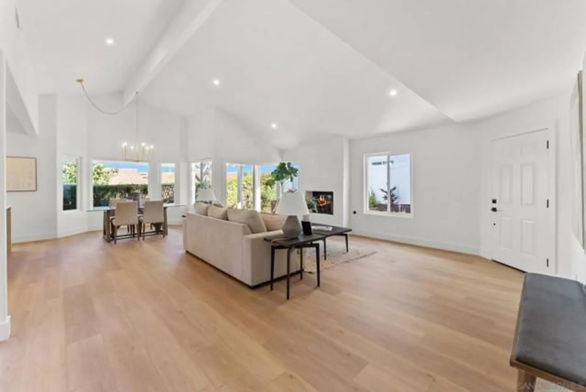 Property Slideshow image 9 of 33 | 5030 alicante way, Oceanside, CA, 92056