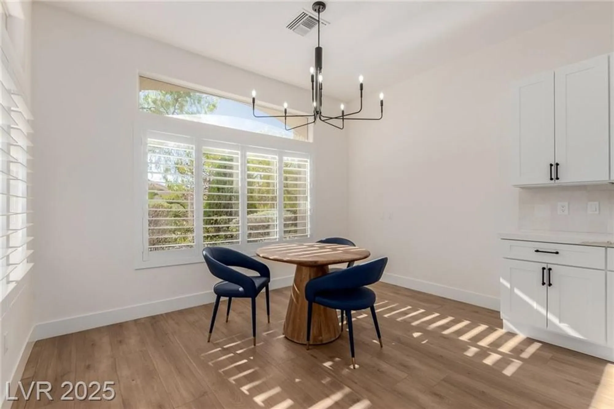 Property Slideshow image 16 of 49 | 2824 faiss dr, Las Vegas, NV, 89134