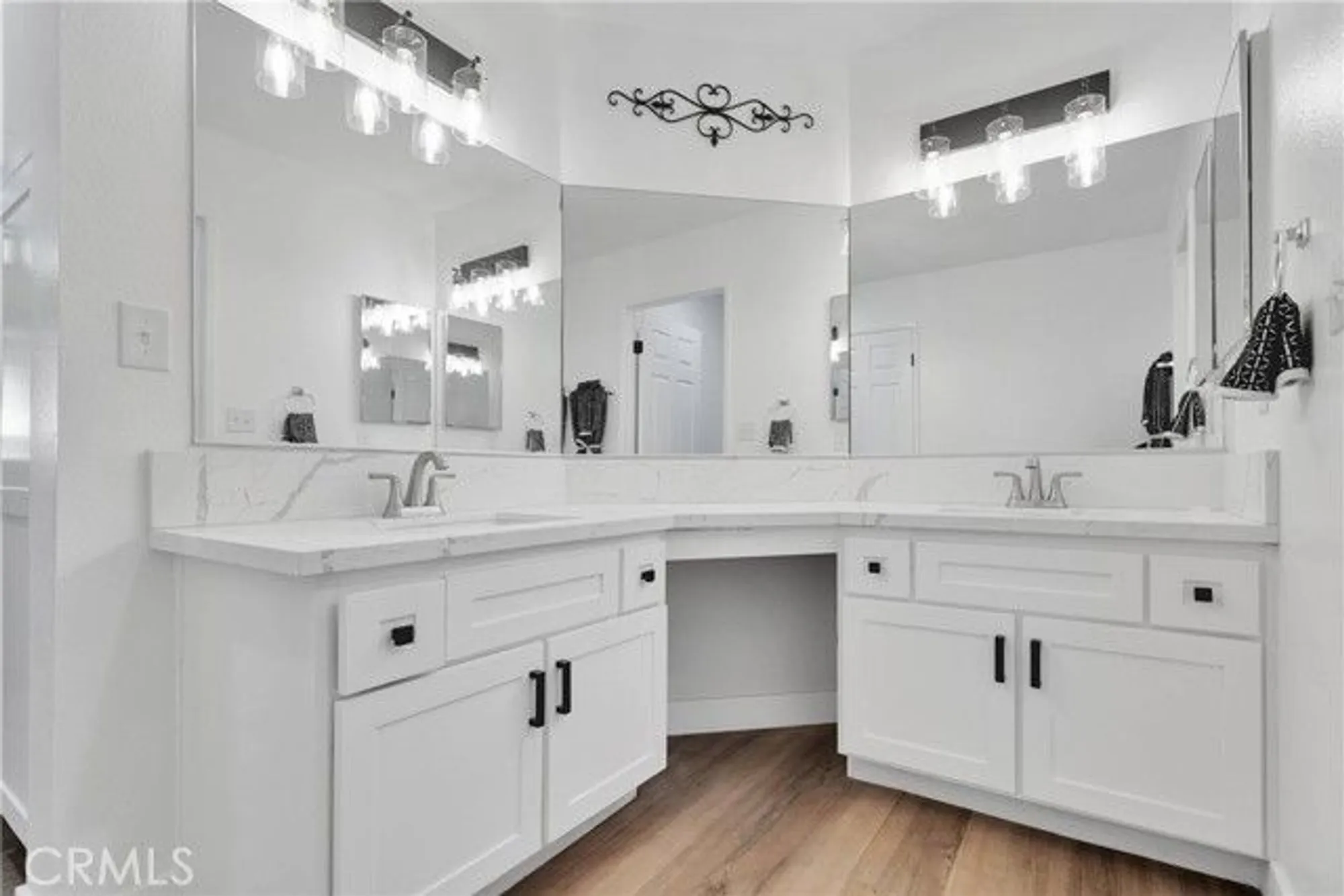 Property Slideshow image 17 of 27 | 11722 oak st, Apple Valley, CA, 92308