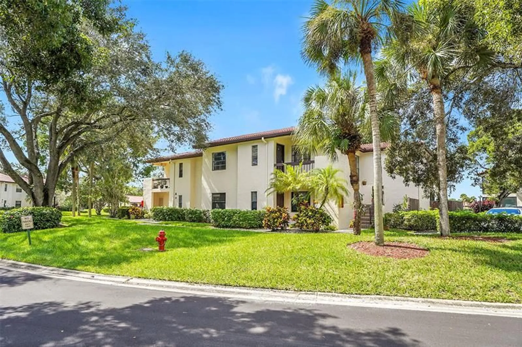 Property Slideshow image 2 of 52 | 7951 eastlake dr d, Boca Raton, FL, 33433