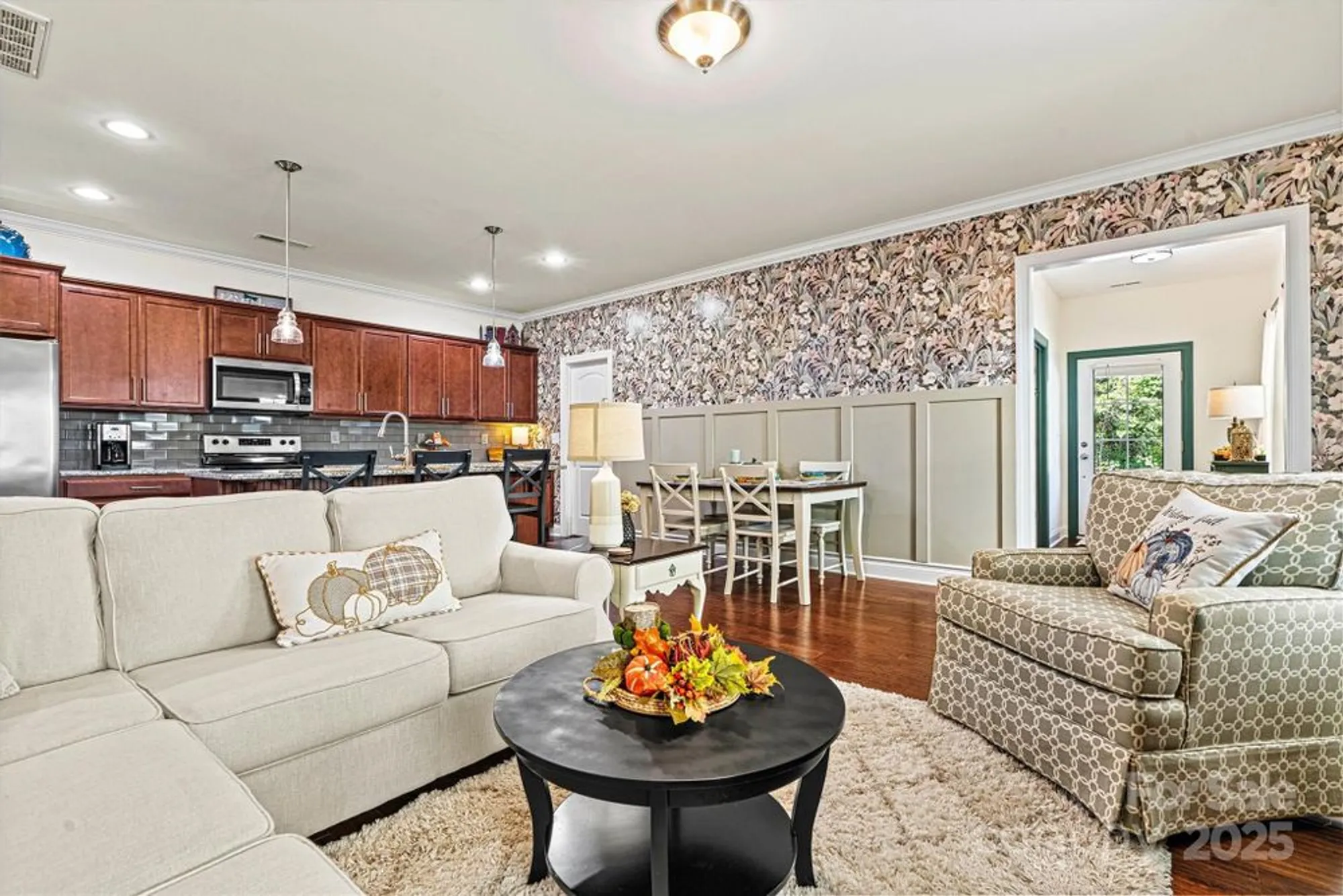 Property Slideshow image 9 of 35 | 7520 fairway villa cir, Denver, NC, 28037