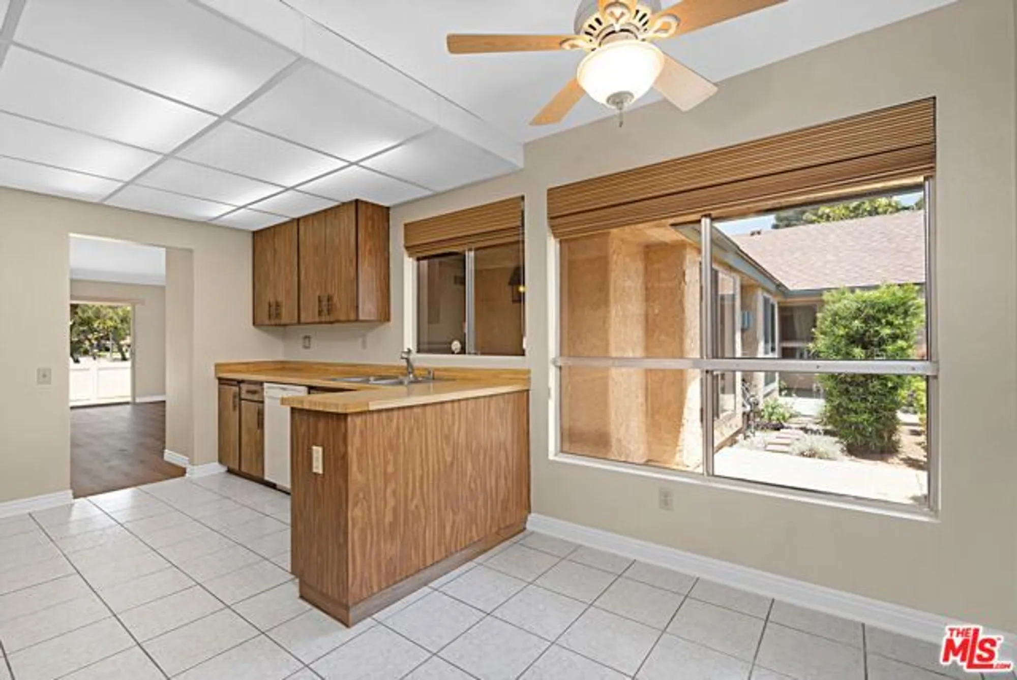 Property Slideshow image 9 of 27 | 25126 village 25, Camarillo, CA, 93012