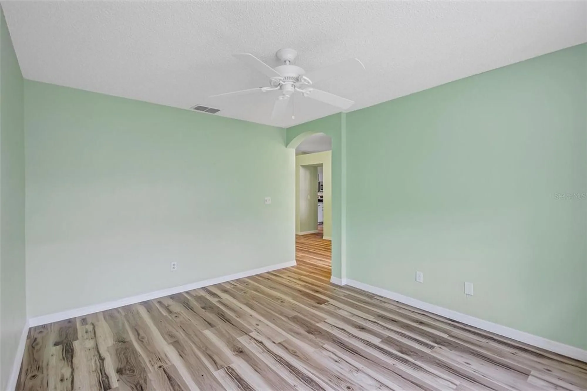 Property Slideshow image 9 of 48 | 811 staffordshire ln 32, Sun City Center, FL, 33573