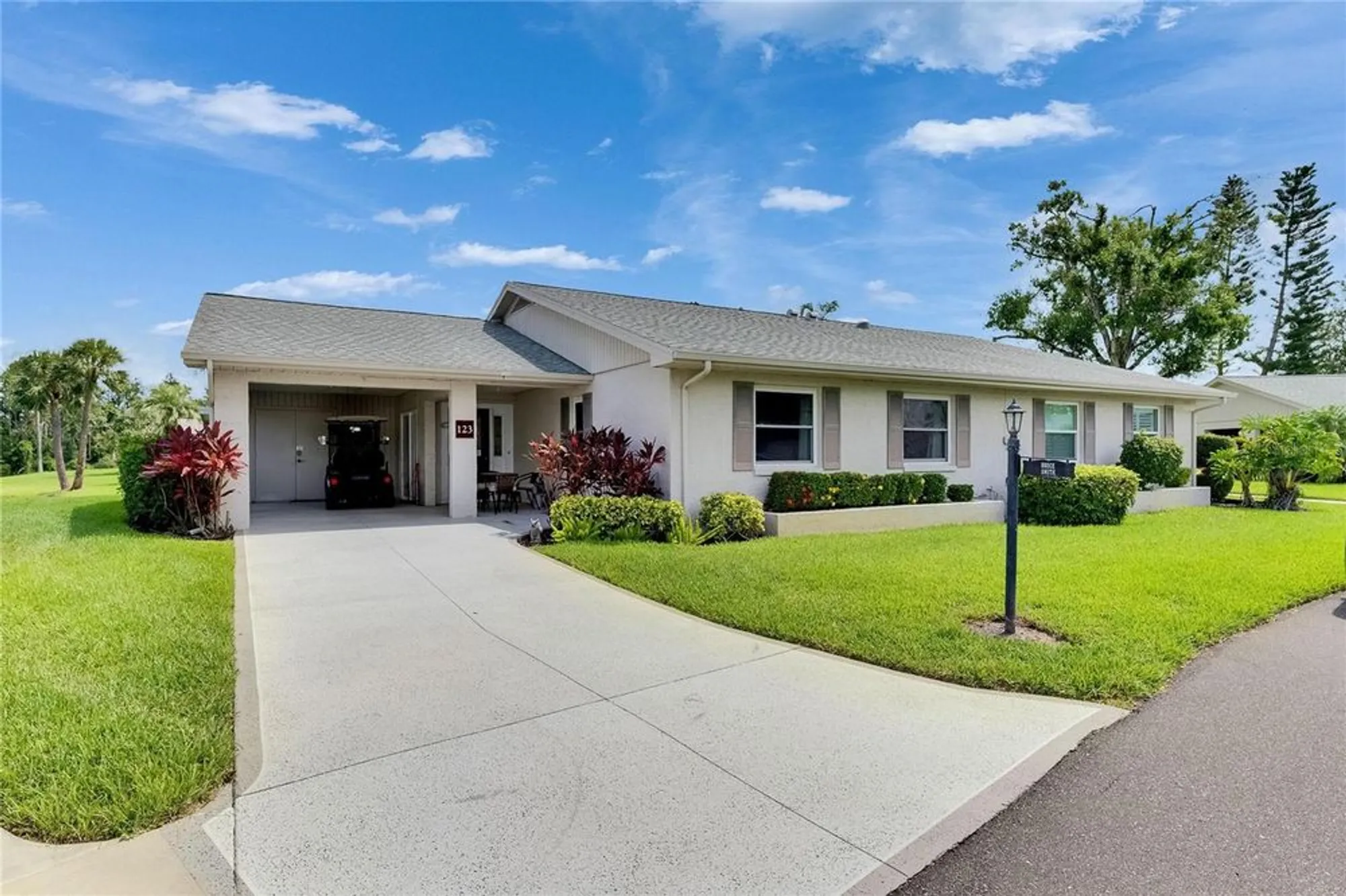 Property Slideshow image 2 of 41 | 123 glendower cir # 123, Sun City Center, FL, 33573