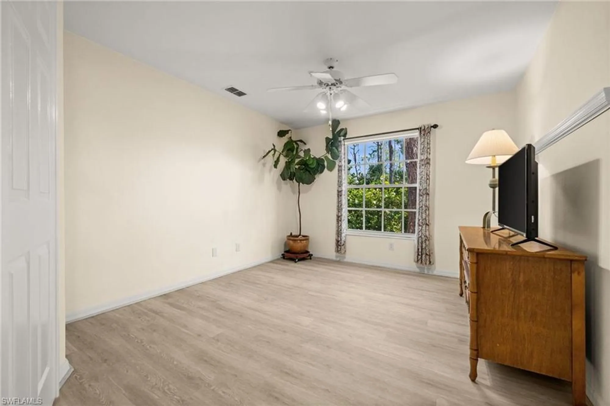 Property Slideshow image 28 of 48 | 4101 sawgrass point dr 201, Bonita Springs, FL, 34134