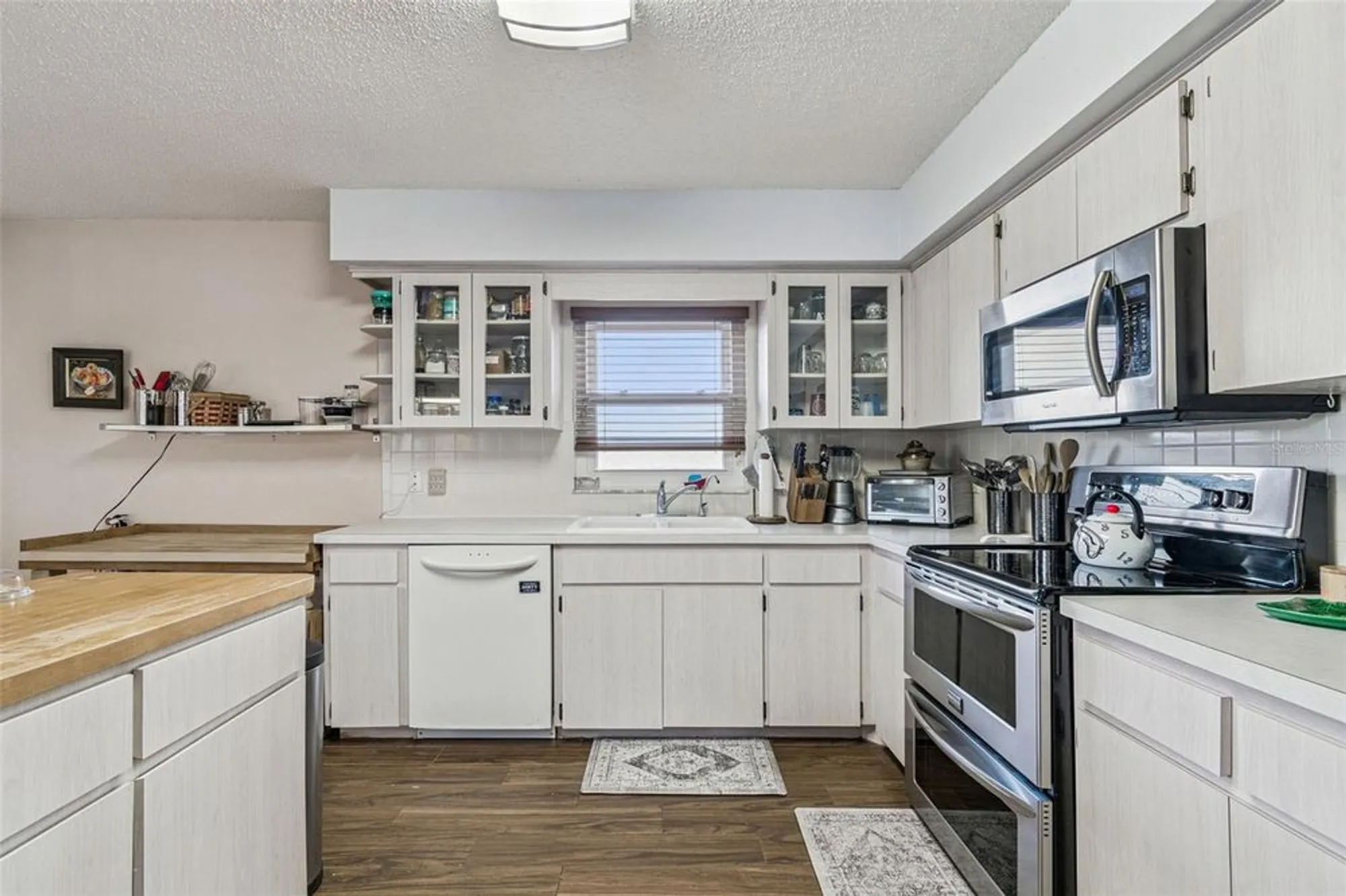 Property Slideshow image 24 of 100 | 2221 norwegian dr 41, Clearwater, FL, 33763