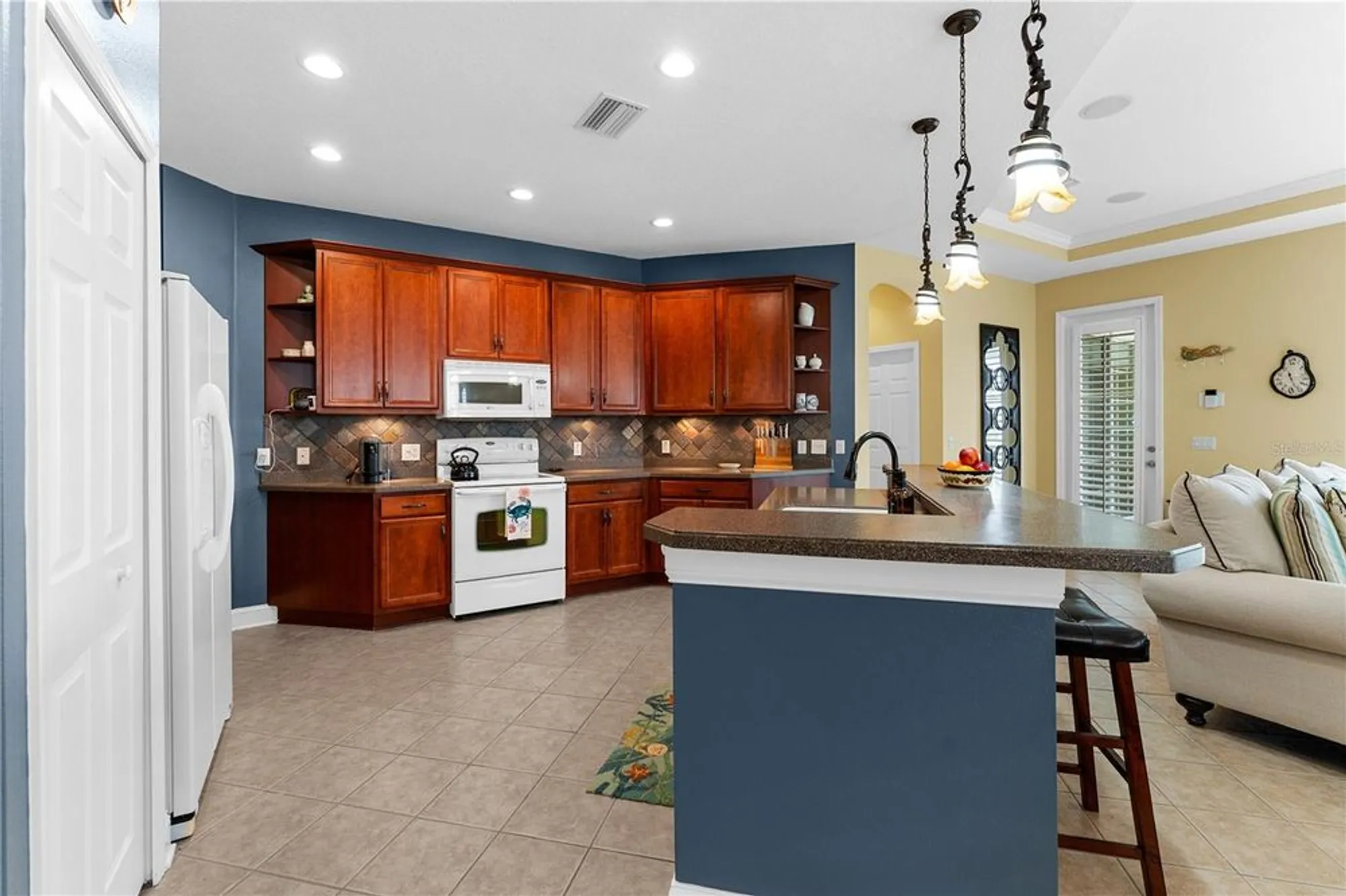 Property Slideshow image 24 of 97 | 5210 golden isles dr, Apollo Beach, FL, 33572