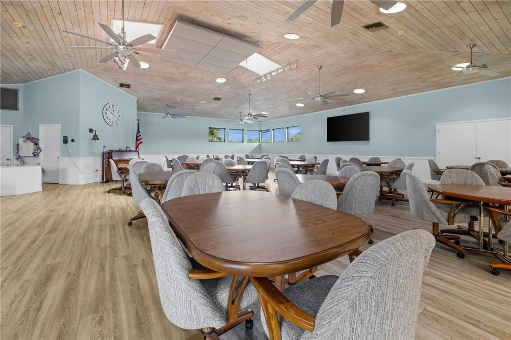 Property Slideshow image 35 of 45 | 115 park forest blvd, Englewood, FL, 34223