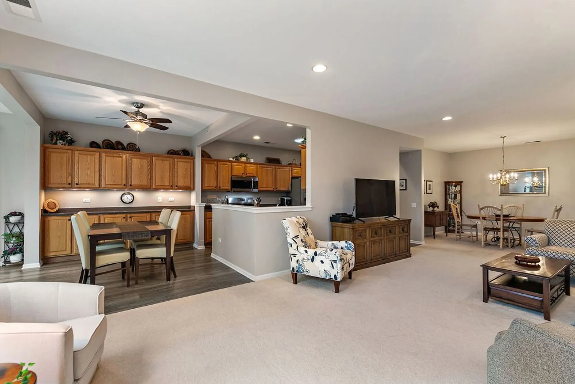 Property Slideshow image 7 of 24 | 13515 ivy dr, Huntley, IL, 60142