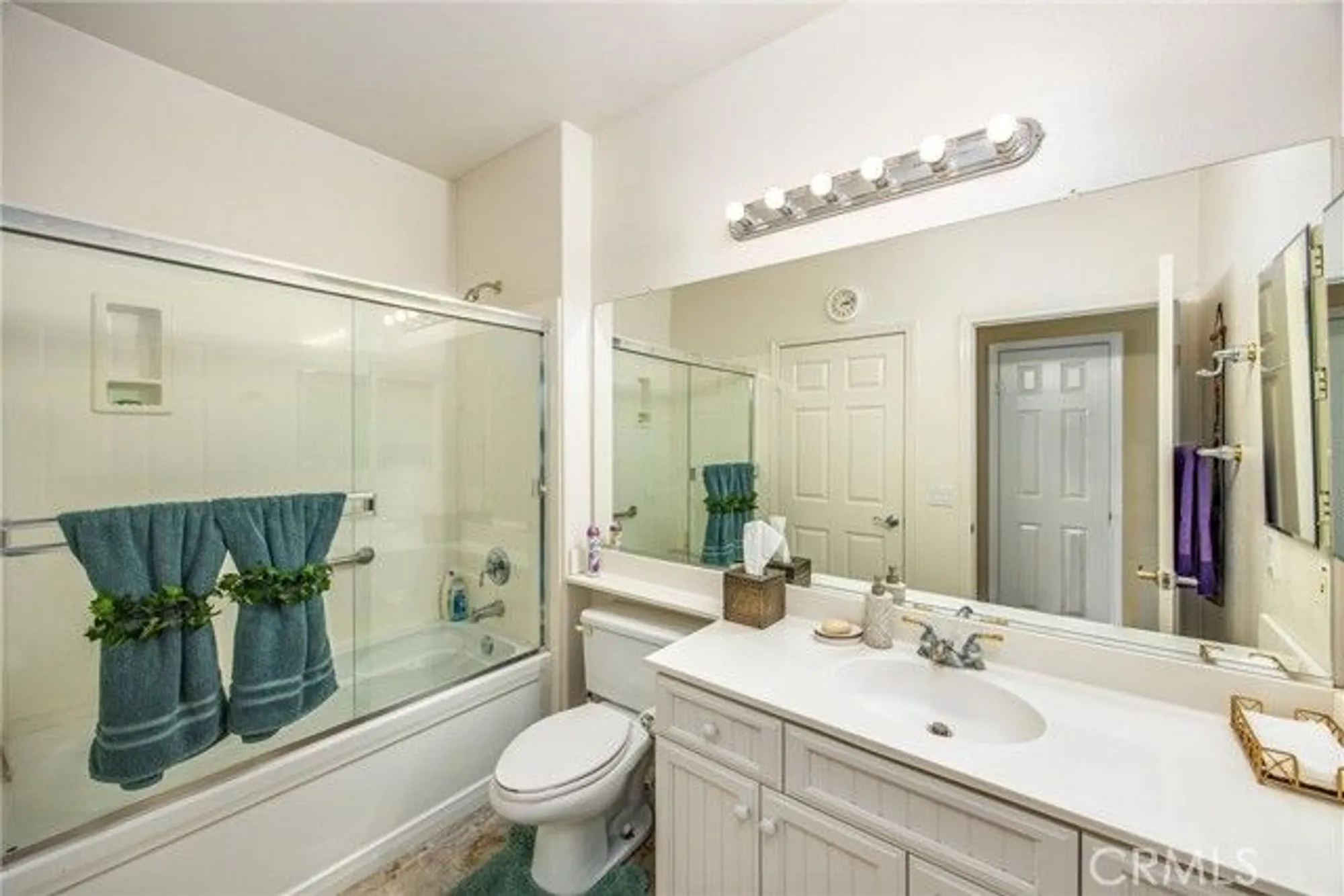 Property Slideshow image 35 of 46 | 9196 pioneer ln, Corona, CA, 92883