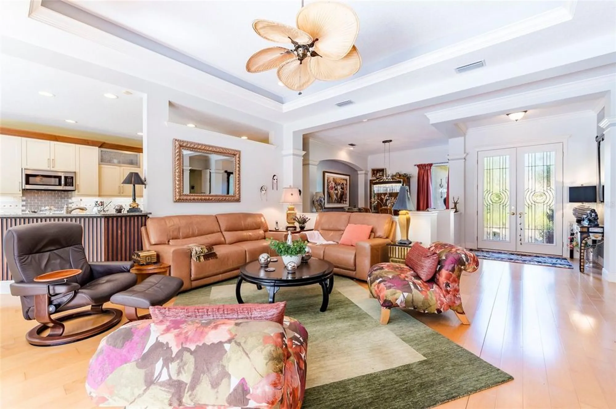 Property Slideshow image 11 of 50 | 4740 carrington cir, Sarasota, FL, 34243
