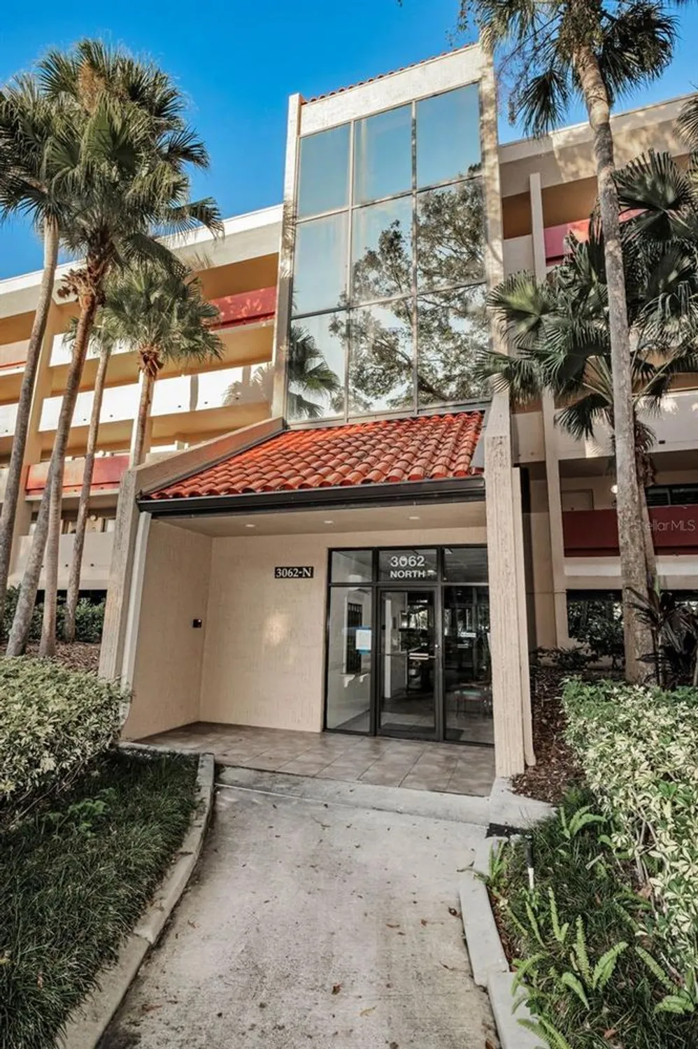 Property Slideshow image 7 of 85 | 3062 eastland blvd 105, Clearwater, FL, 33761