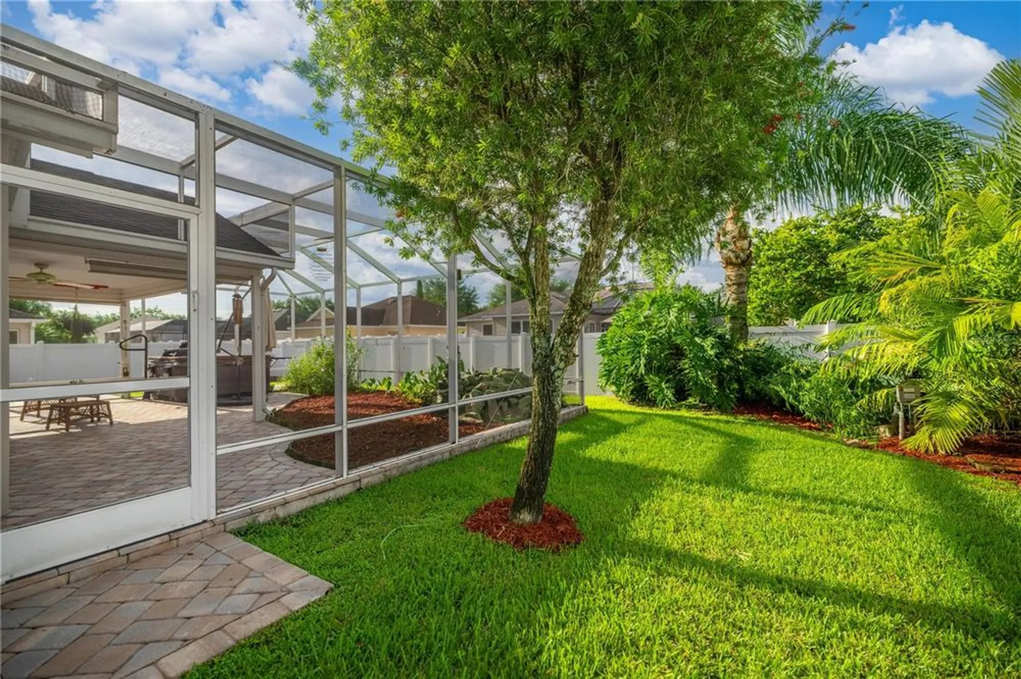 Property Slideshow image 12 of 34 | 5087 ne 121st ave, Oxford, FL, 34484