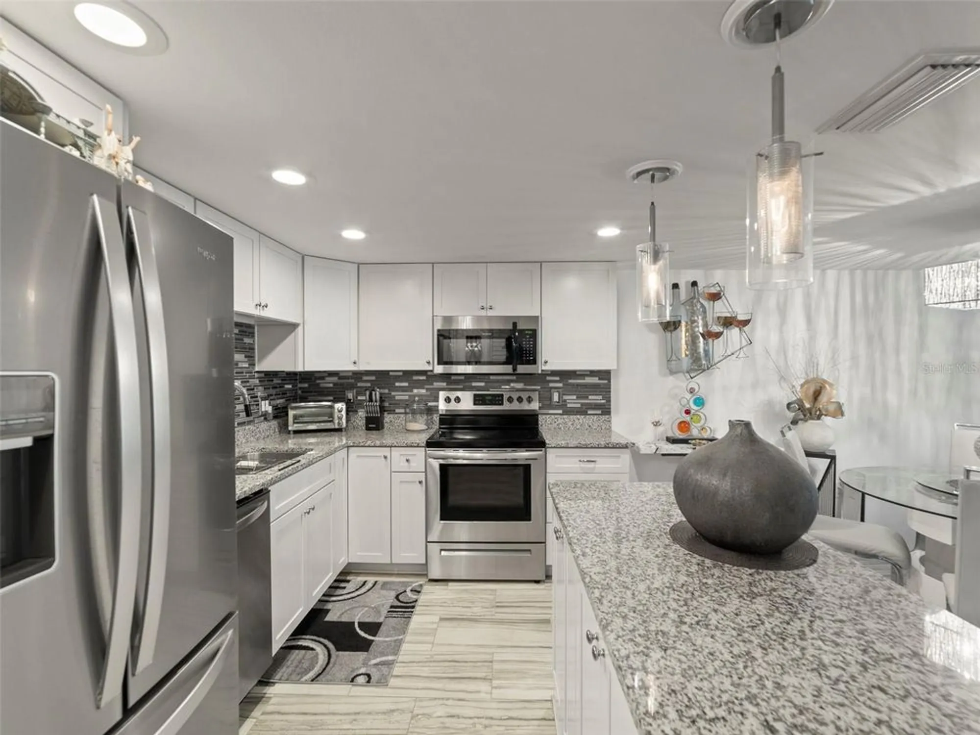 Property Slideshow image 9 of 36 | 7600 sun island dr 107, South Pasadena, FL, 33707