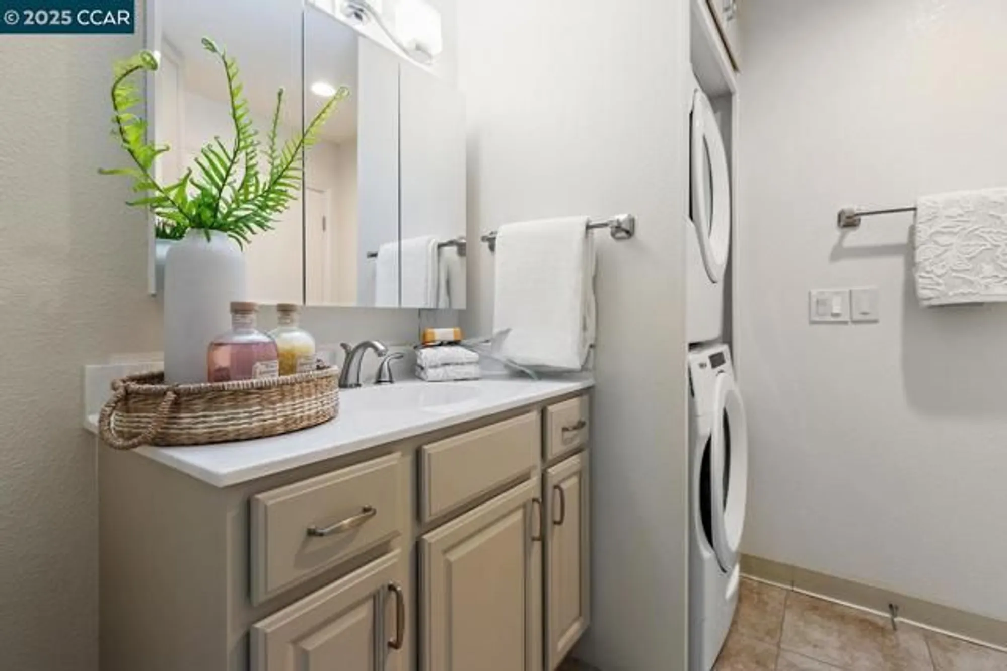 Property Slideshow image 19 of 60 | 1209 running springs rd apt 3, Walnut Creek, CA, 94595