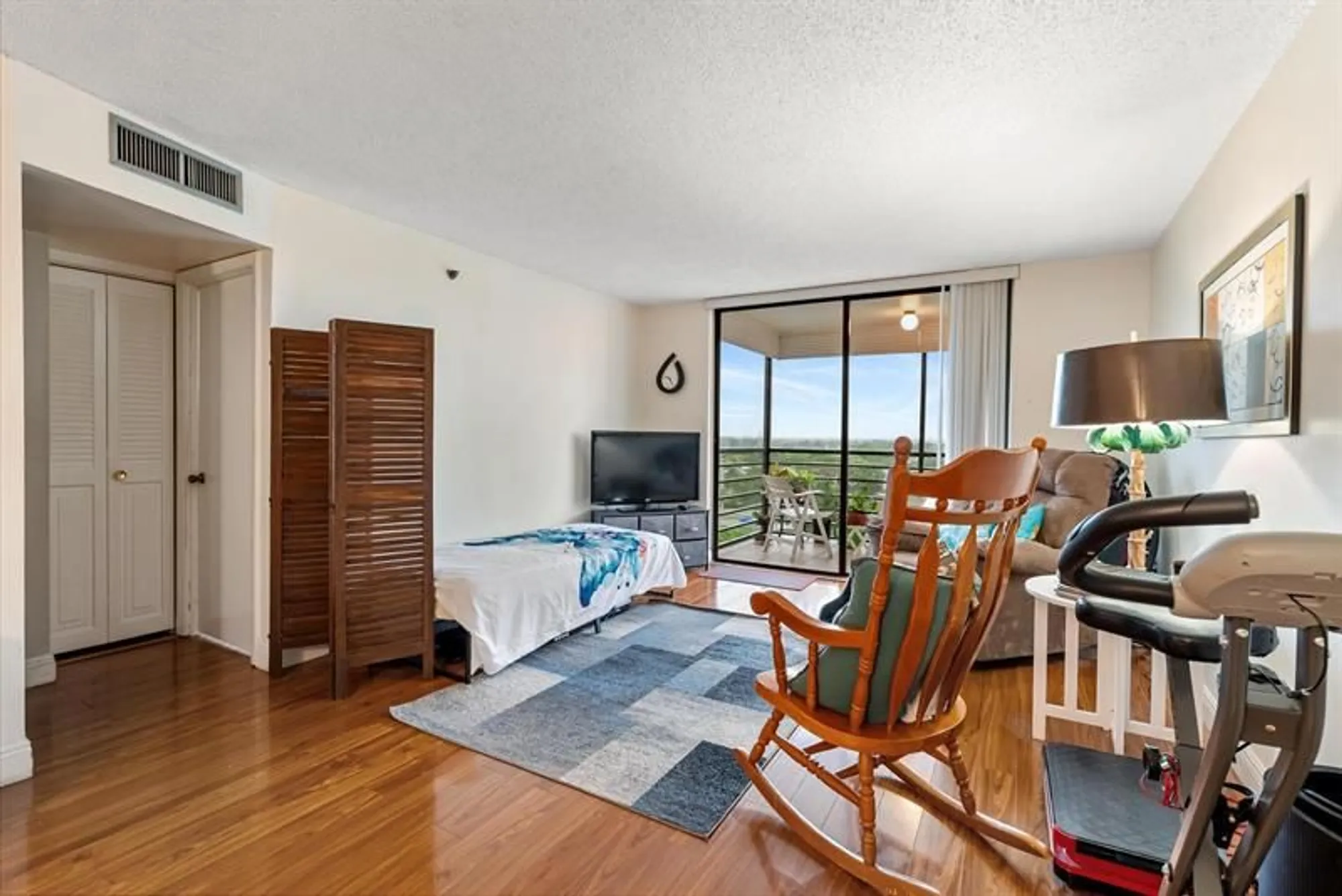 Property Slideshow image 14 of 19 | 1200 saint charles pl ph 21, Pembroke Pines, FL, 33026
