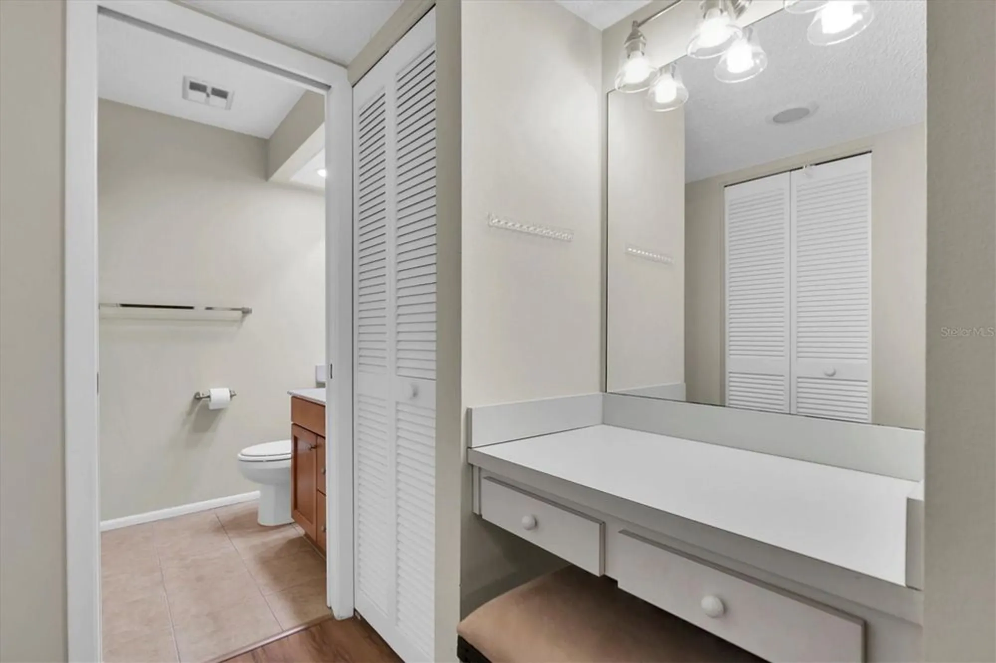 Property Slideshow image 16 of 38 | 11311 dollar lake dr apt 6, Port Richey, FL, 34668