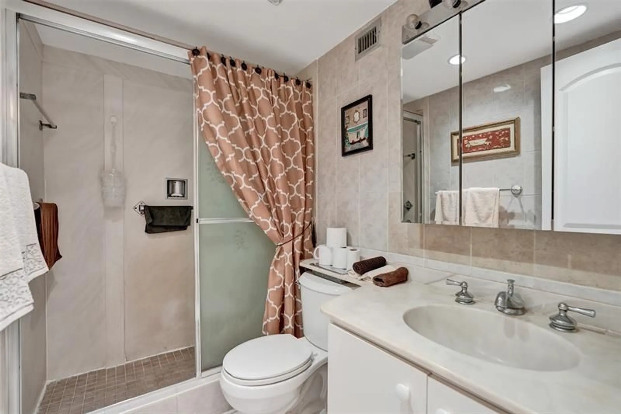 Property Slideshow image 25 of 48 | 5860 nw 44th st 603, Lauderhill, FL, 33319