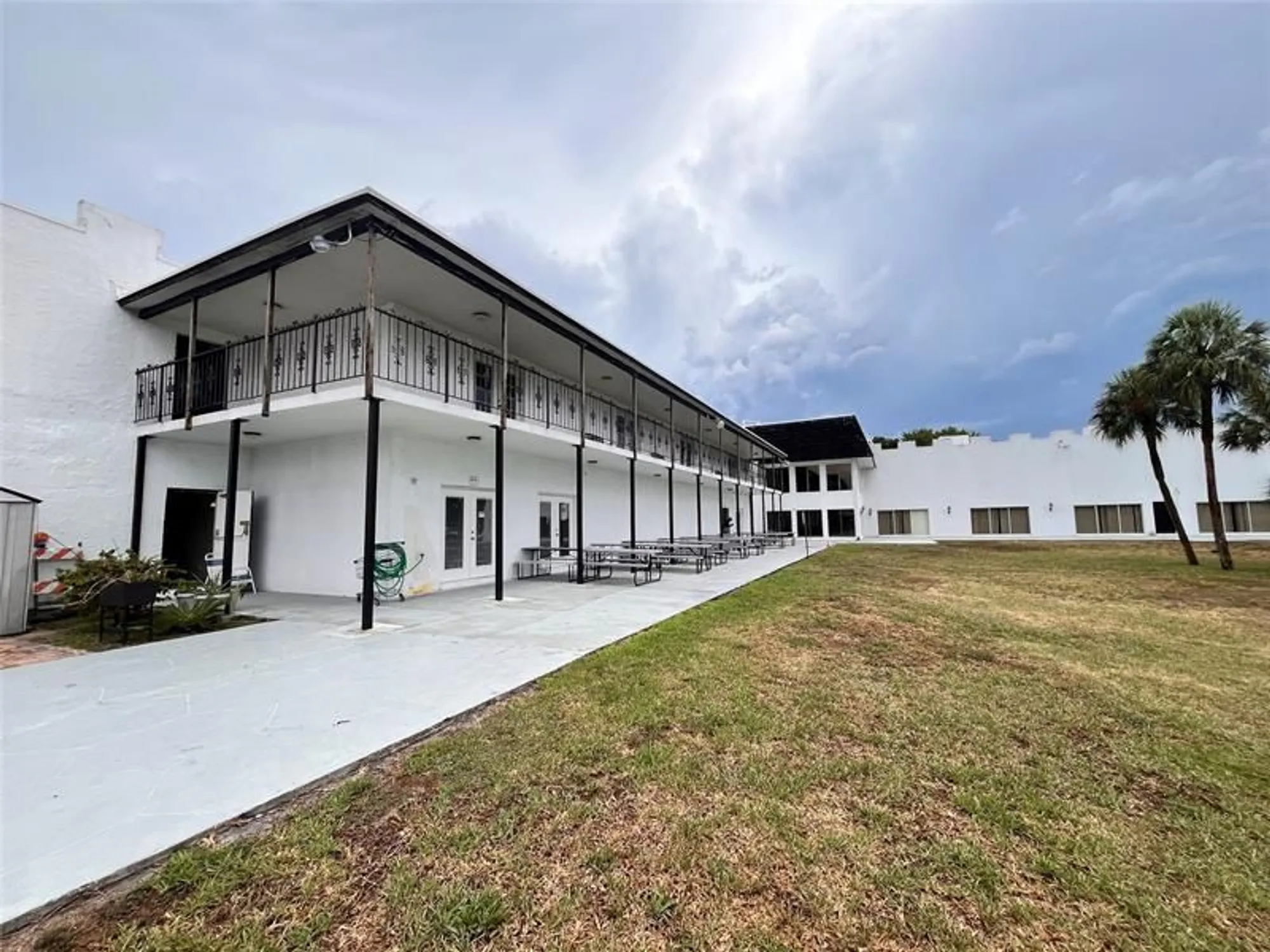 Property Slideshow image 18 of 19 | 4851 nw 21st st 105, Lauderhill, FL, 33313