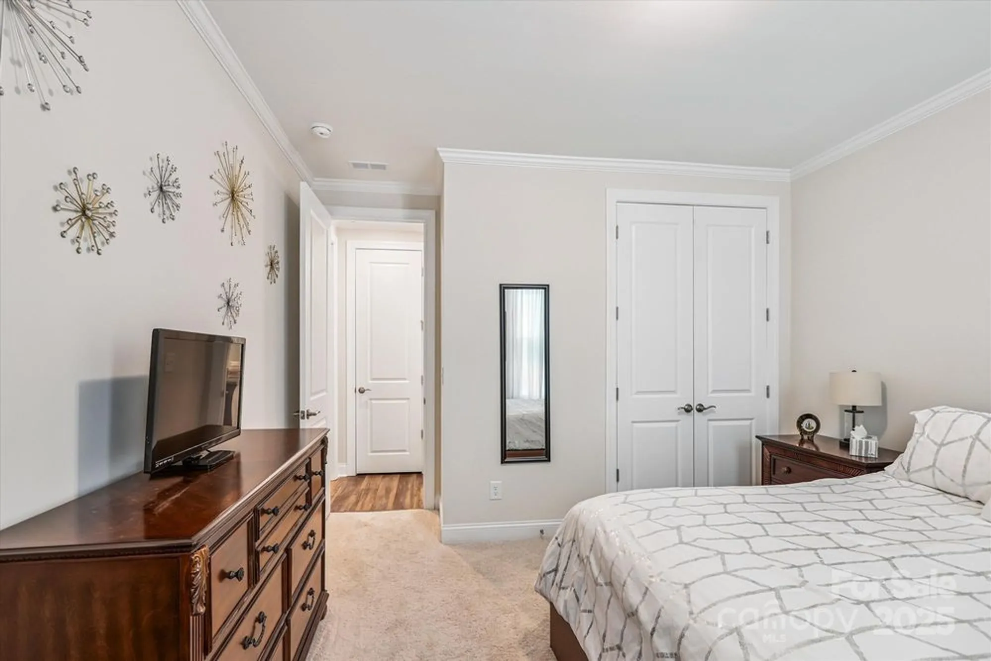 Property Slideshow image 11 of 36 | 10400 superb ln, Charlotte, NC, 28215