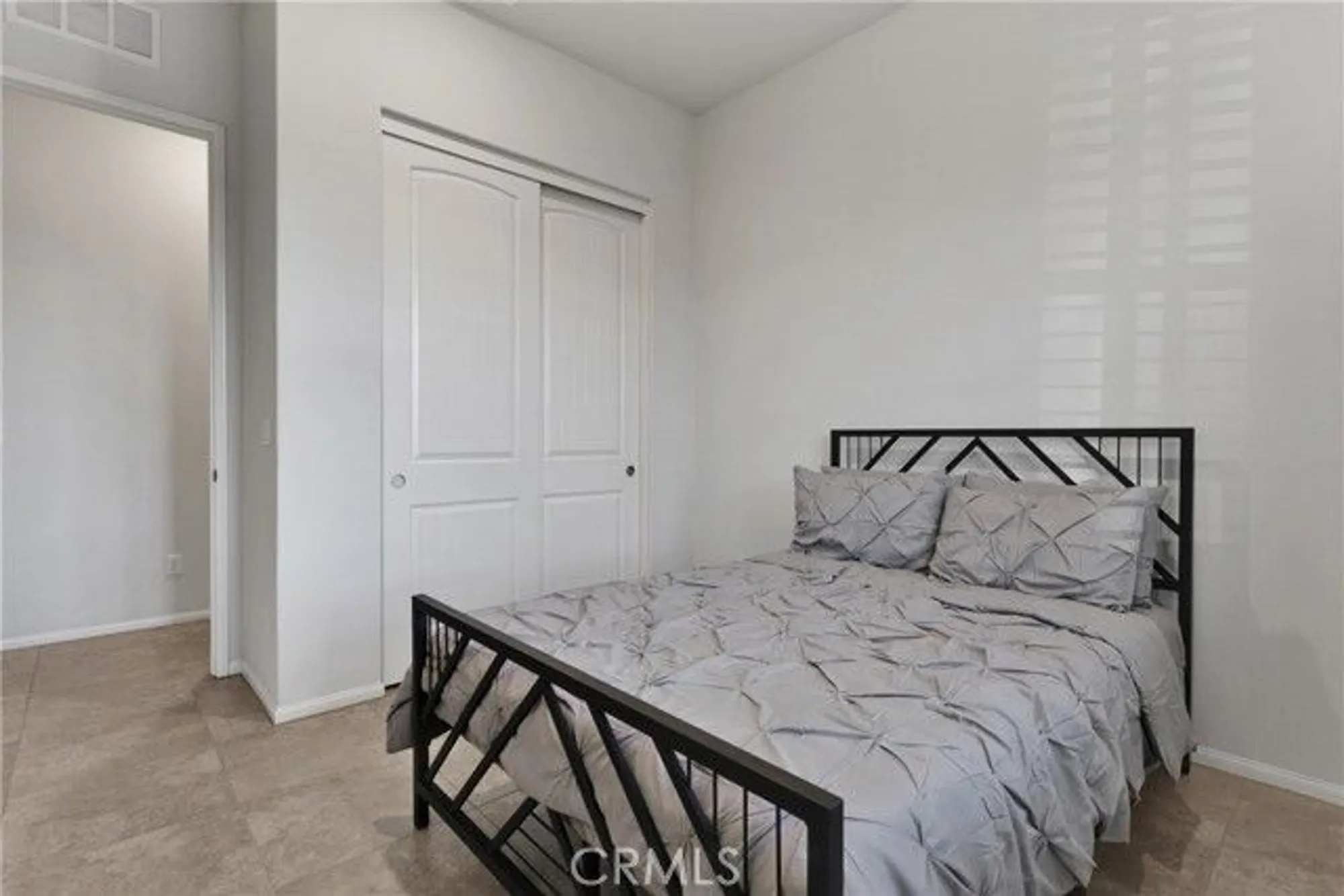 Property Slideshow image 36 of 49 | 19255 castana st, Apple Valley, CA, 92308