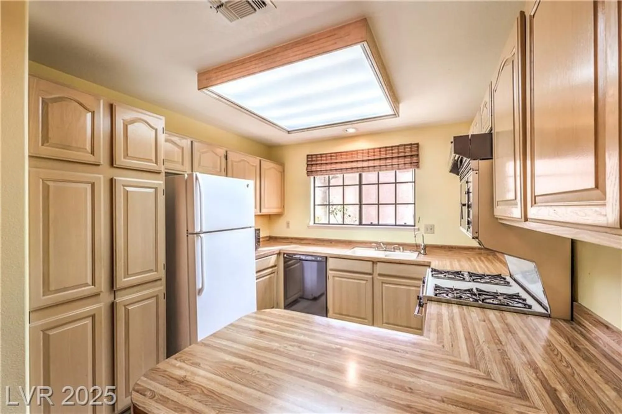 Property Slideshow image 5 of 26 | 2851 s valley view blvd unit 1075, Las Vegas, NV, 89102