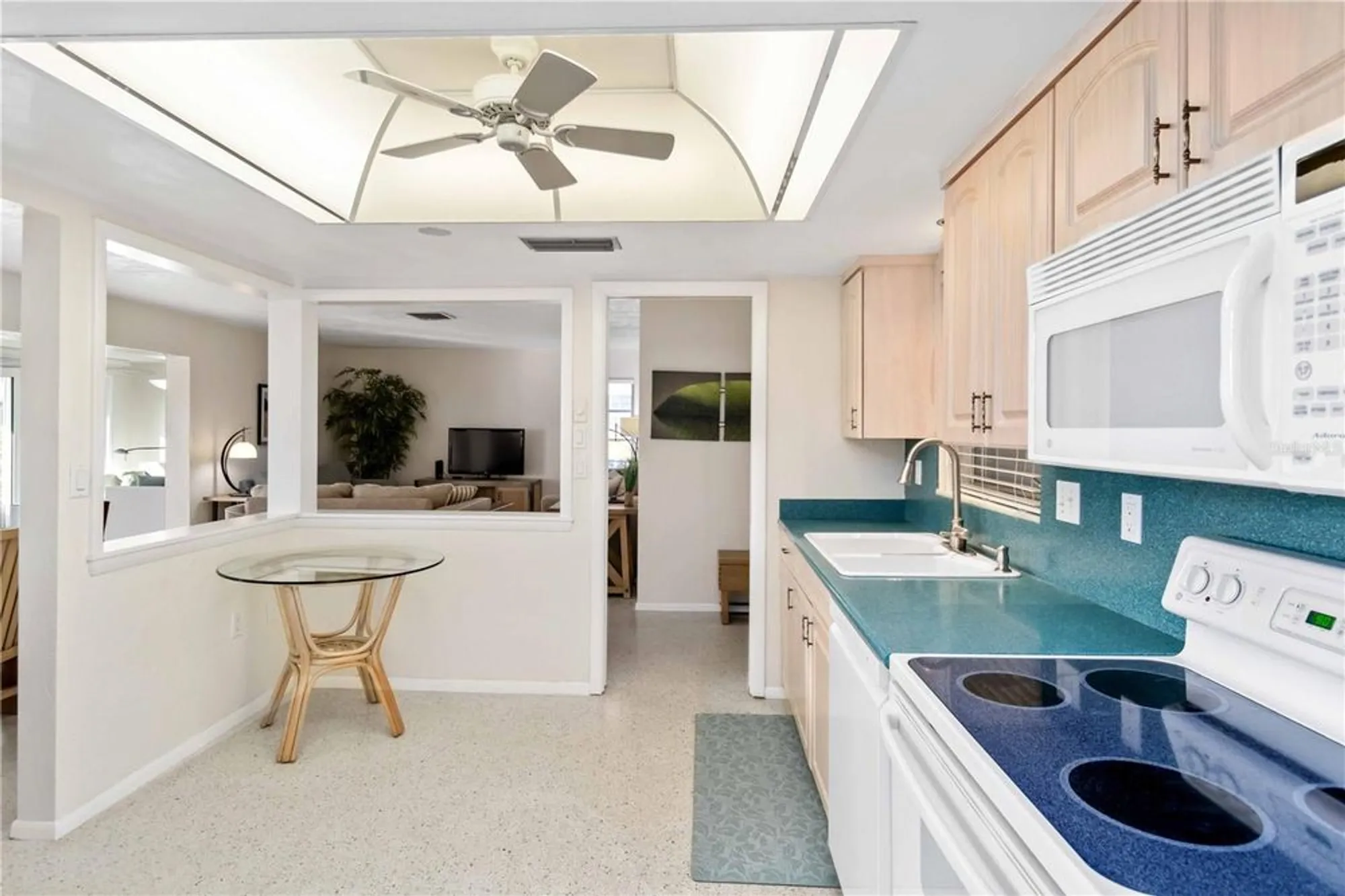 Property Slideshow image 37 of 66 | 3220 southfield ln 810, Sarasota, FL, 34239