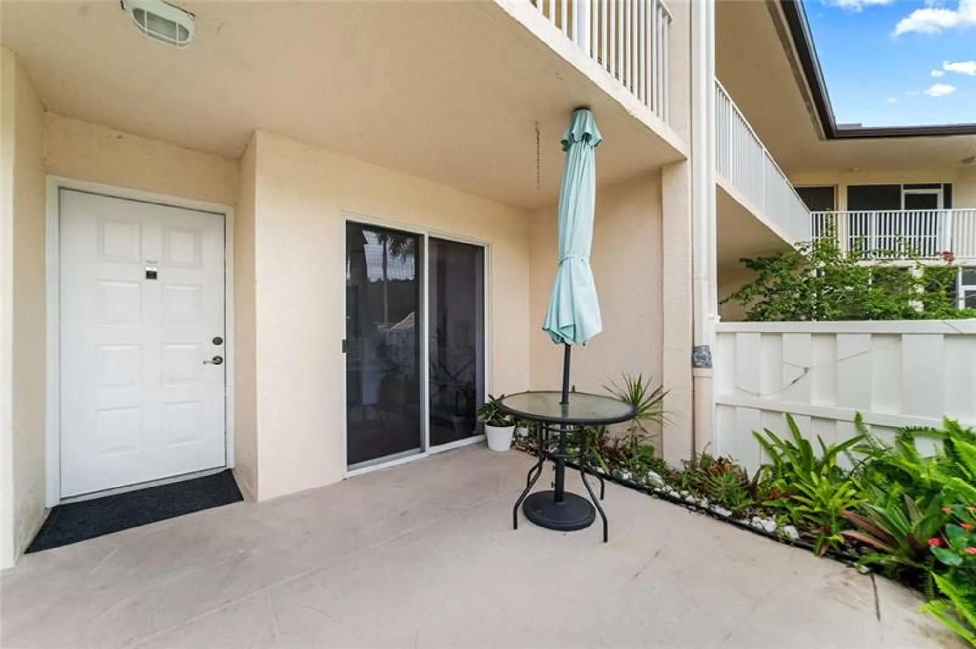 Property Slideshow image 29 of 35 | 7427 n devon dr 108, Tamarac, FL, 33321