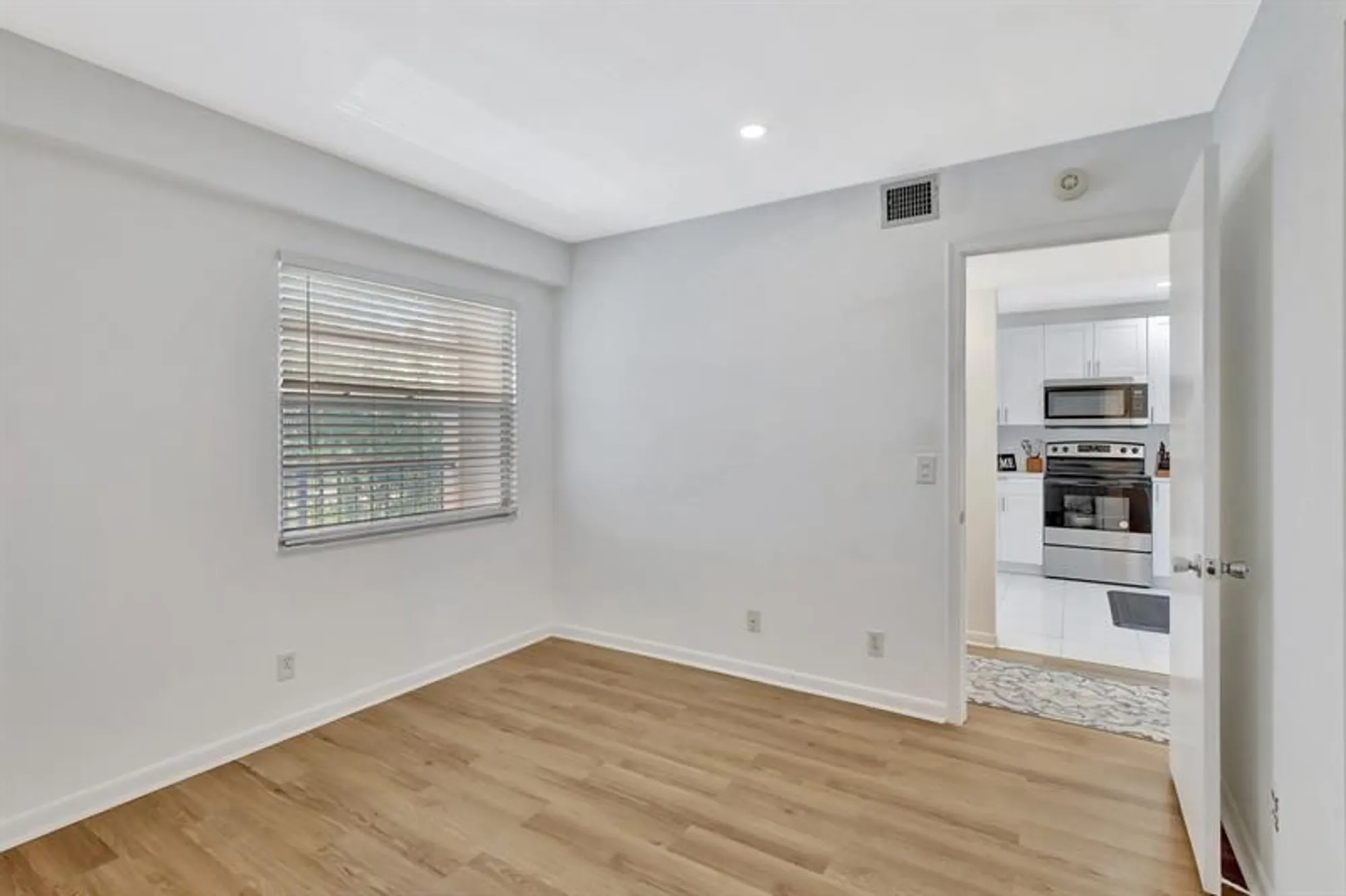 Property Slideshow image 21 of 35 | 1200 sw 124th ter 404 o, Pembroke Pines, FL, 33027