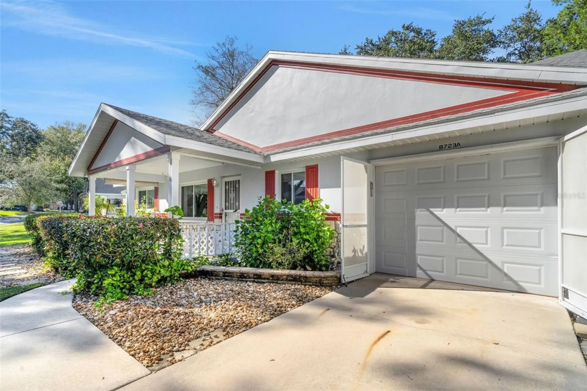 Property Slideshow image 4 of 39 | 8723 sw 93rd ln a, Ocala, FL, 34481